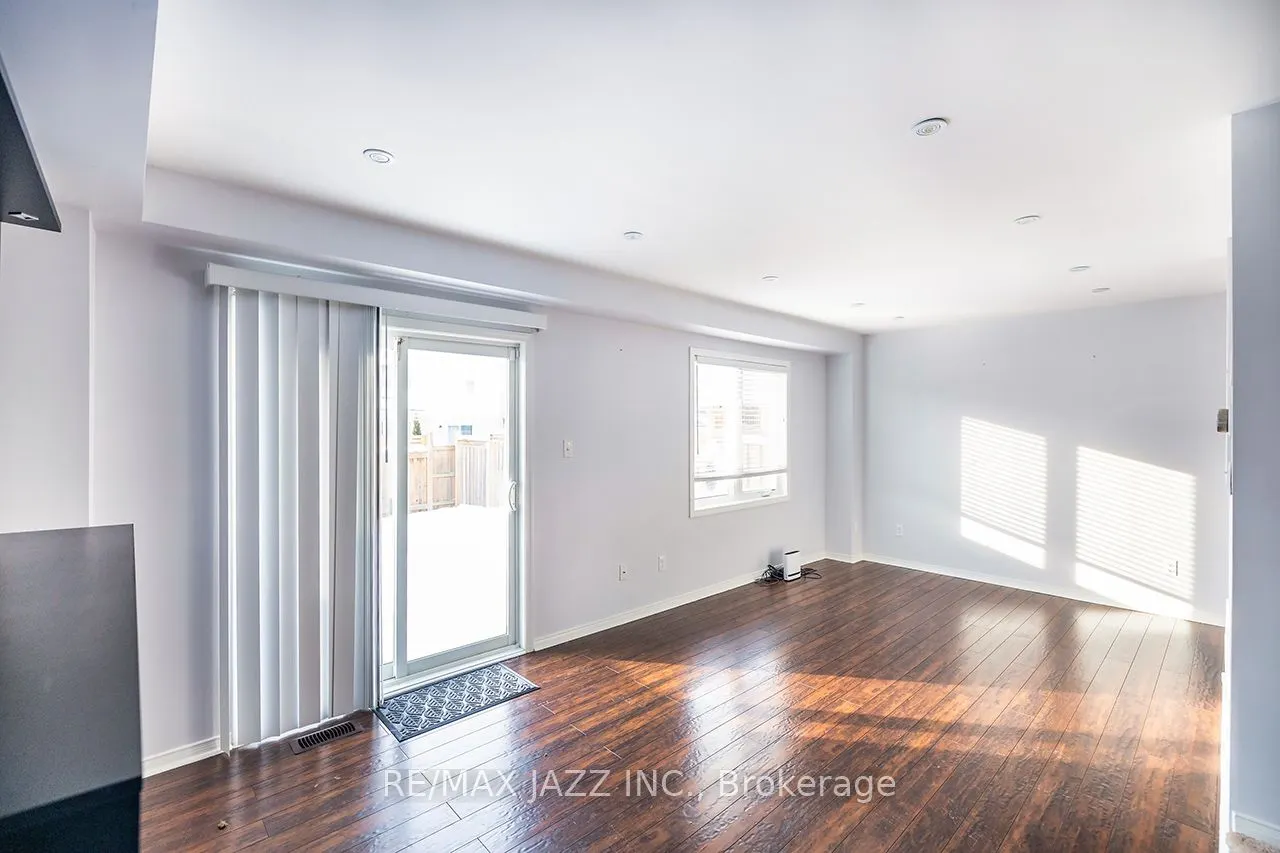 85 Sidney Rundle Avenue