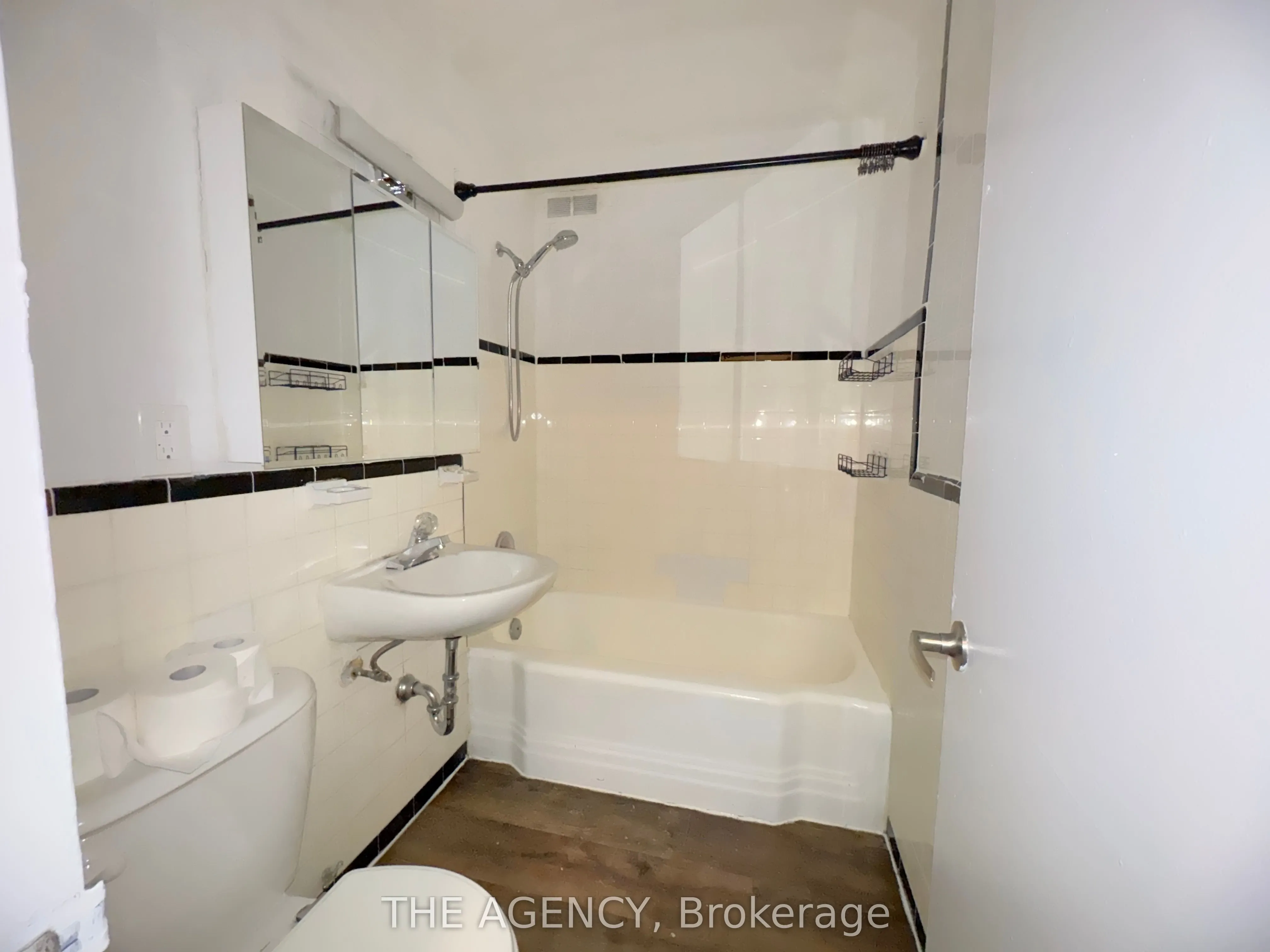 852 Broadview Avenue, #103
