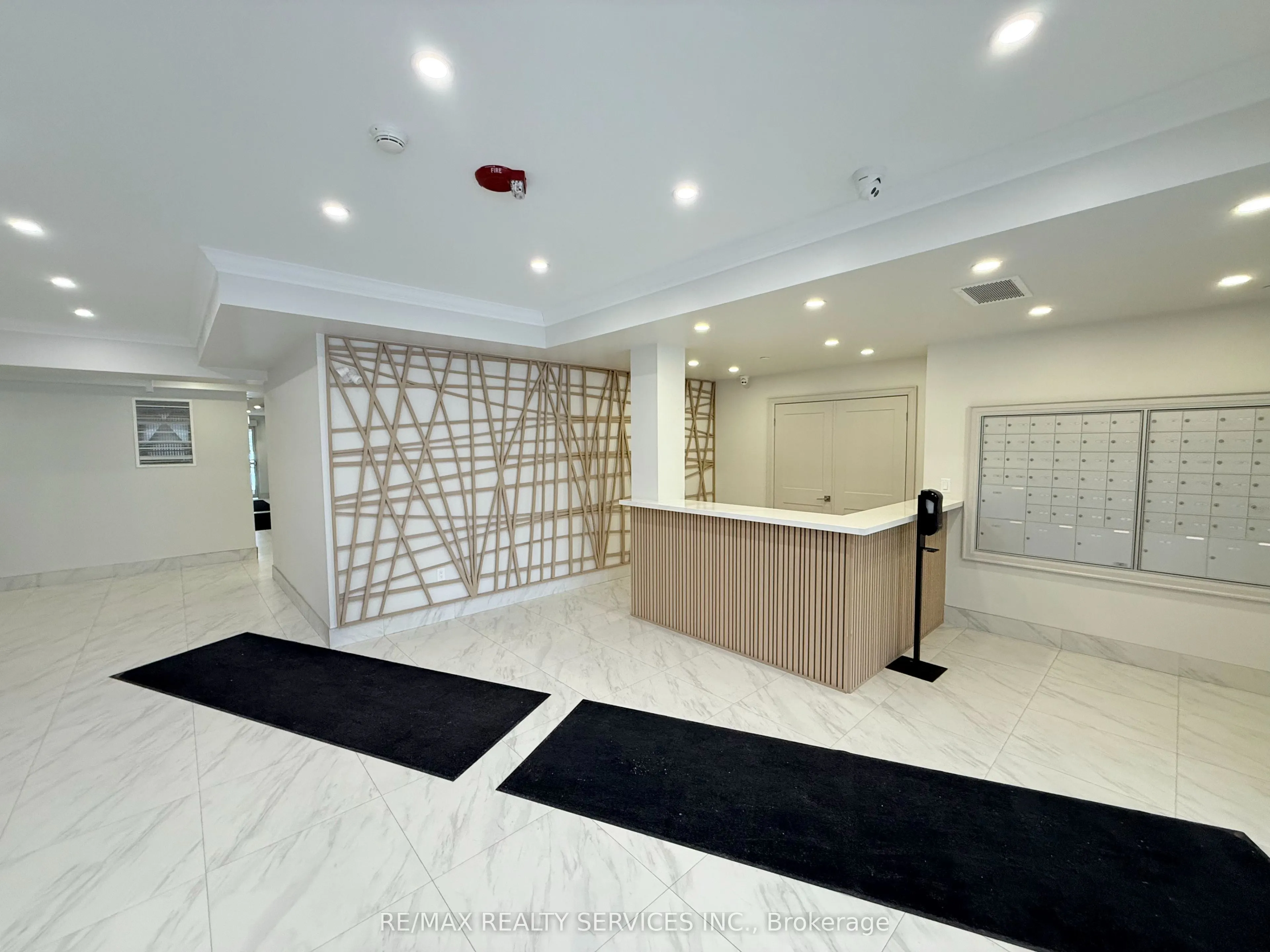 50 Lakebreeze Drive, #229
