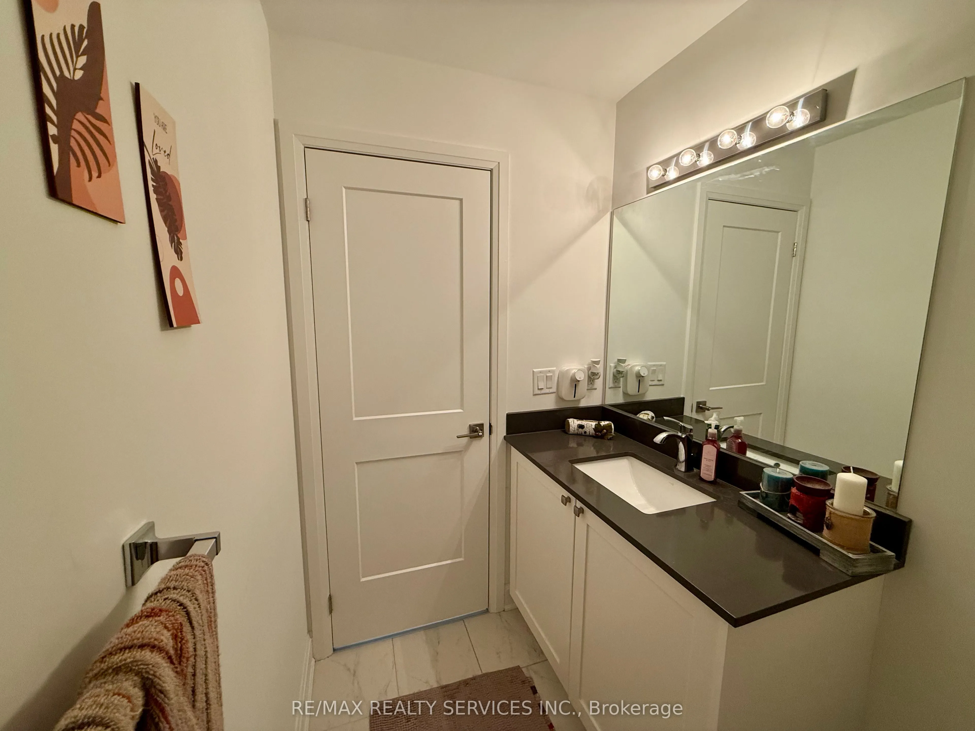 50 Lakebreeze Drive, #229