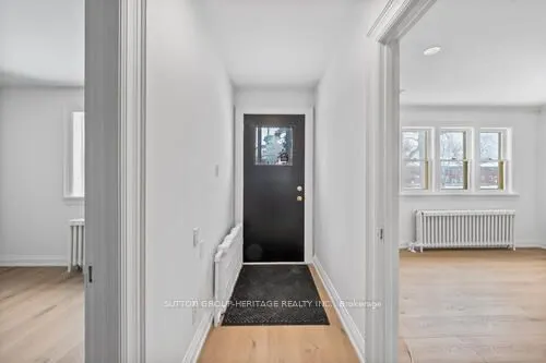 860 Simcoe Street N