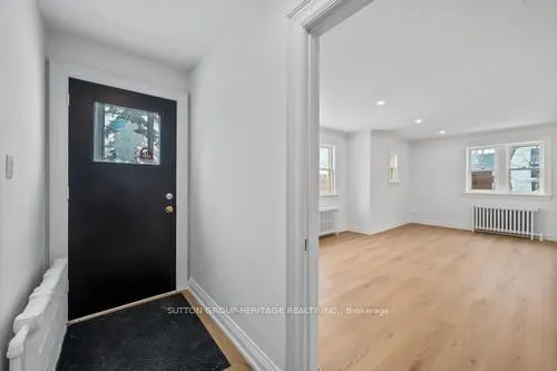 860 Simcoe Street N