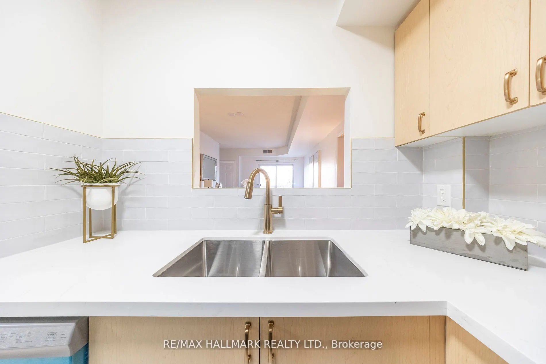 2351 Kennedy Road, #319
