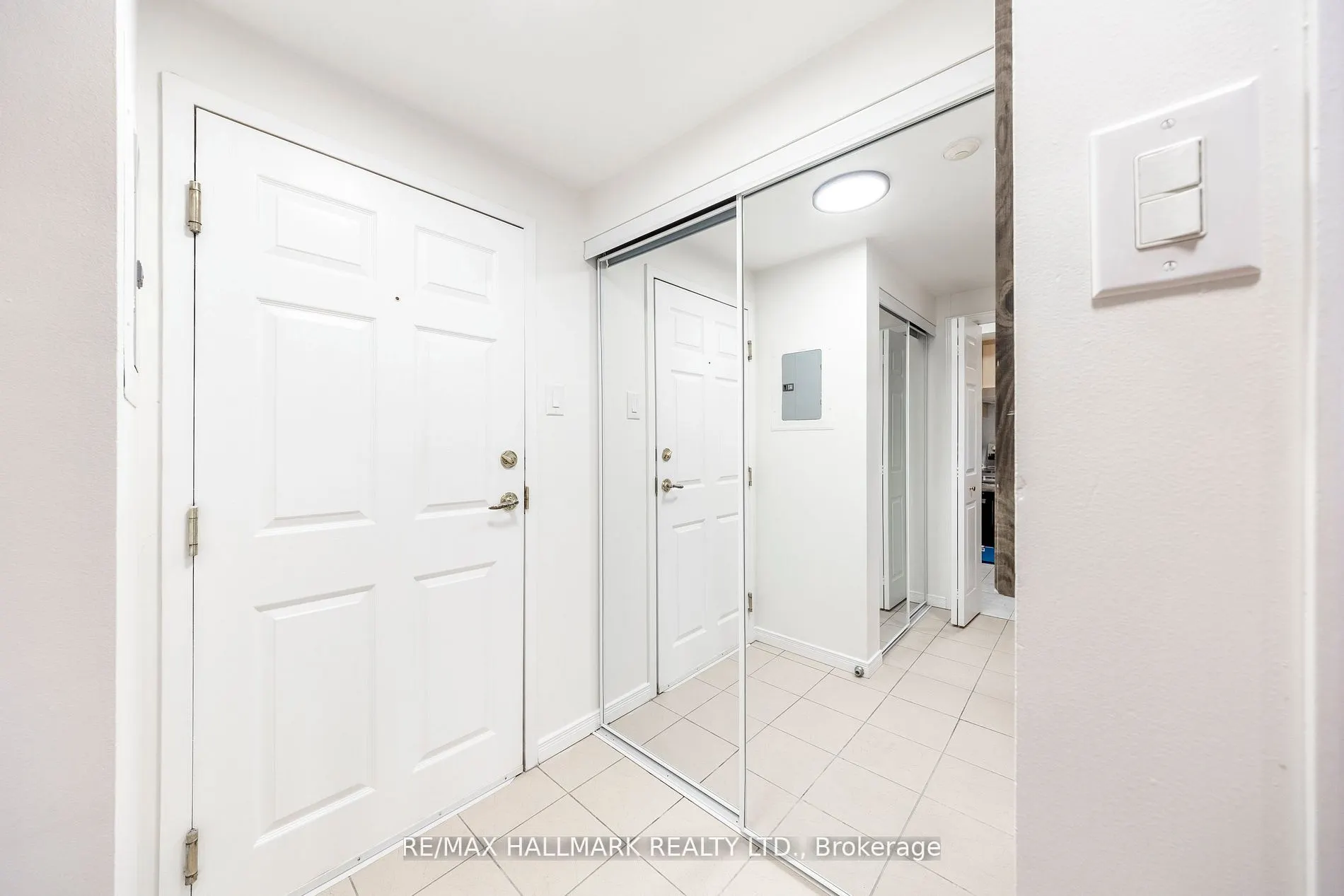 2351 Kennedy Road, #319