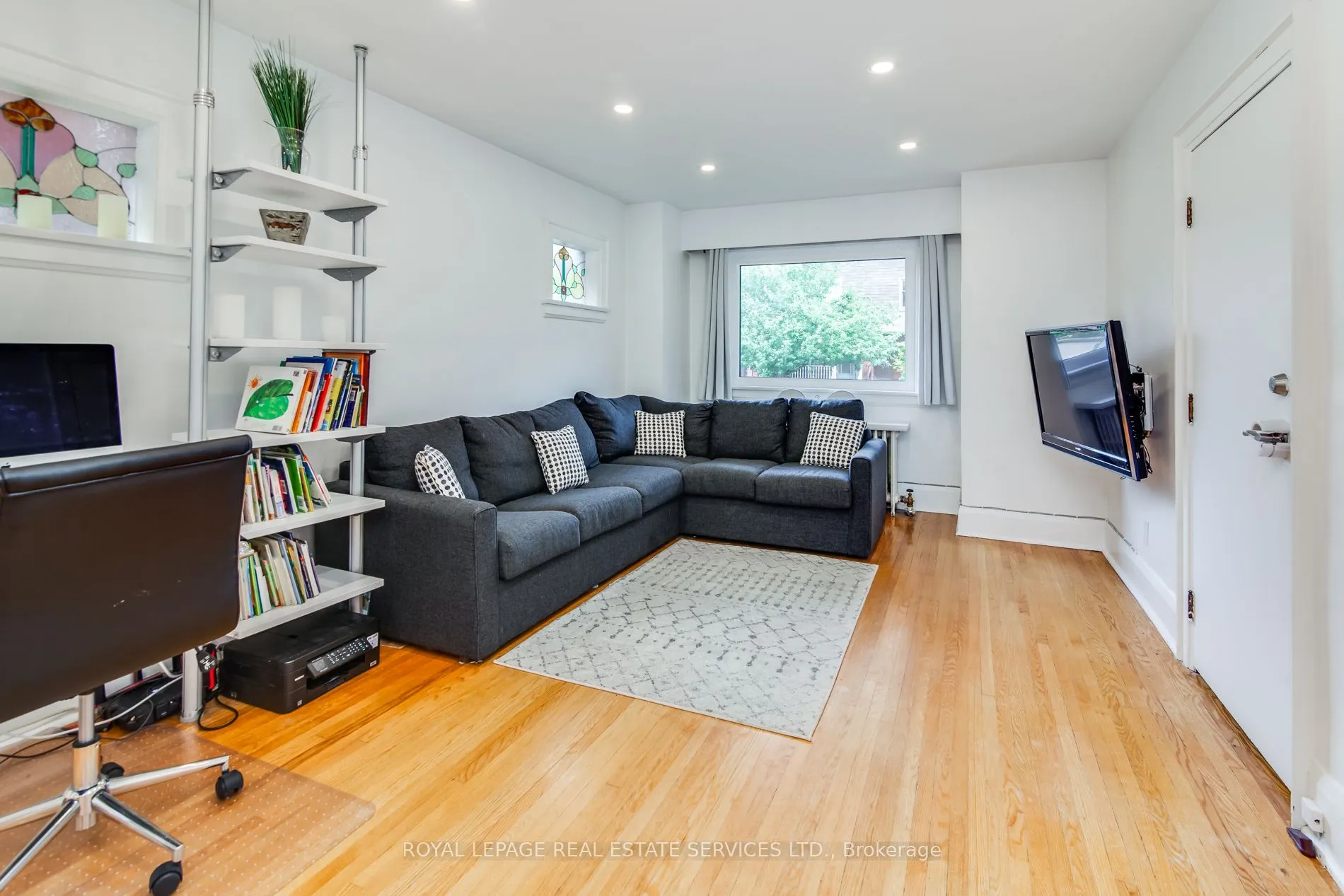 23 Kings Park Boulevard