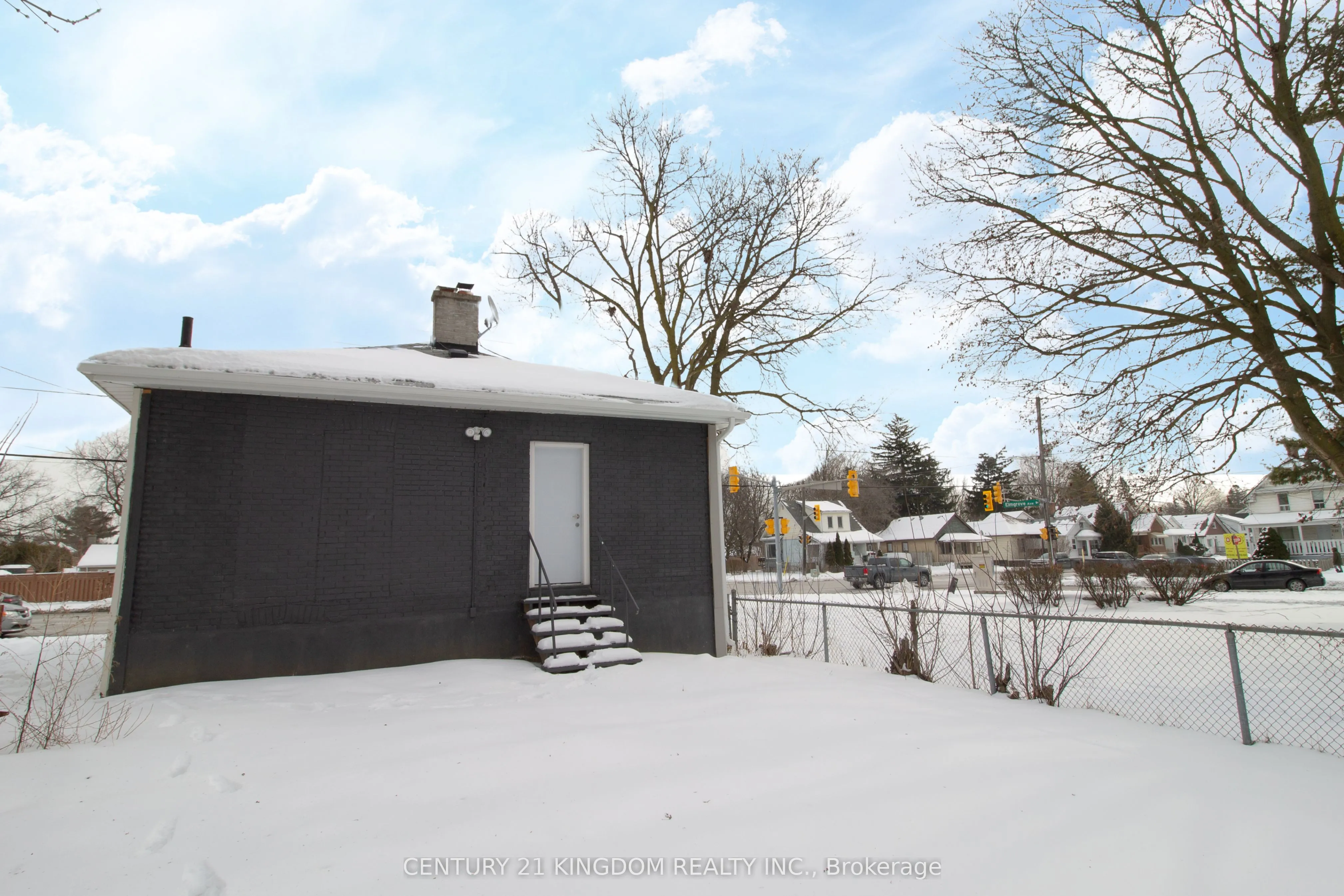 130 Park Road S