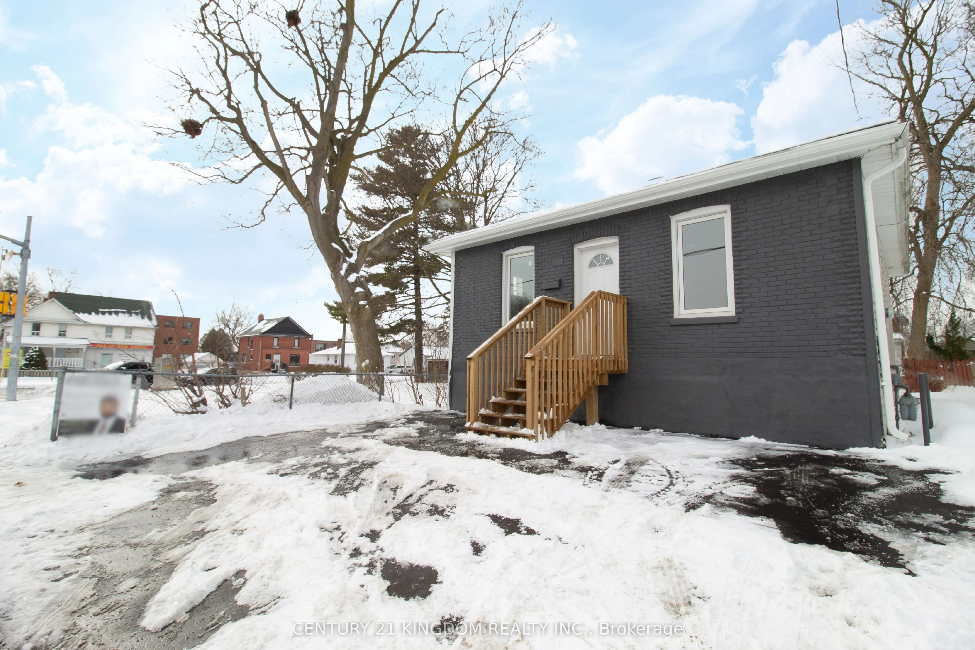 130 Park Road S