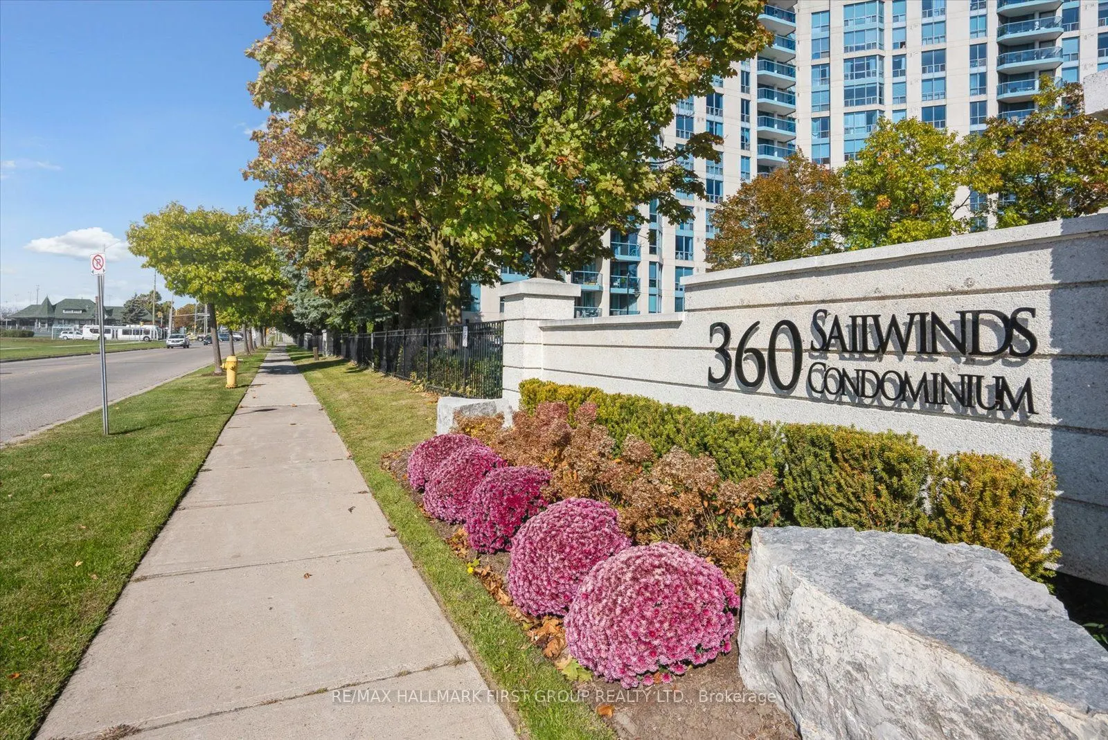 360 Watson Street W #308