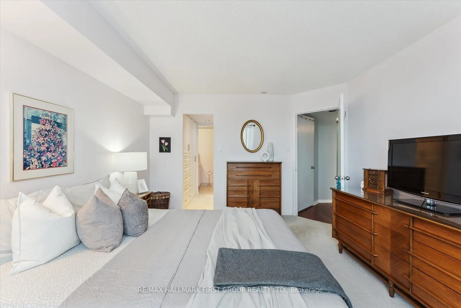 360 Watson Street W #308