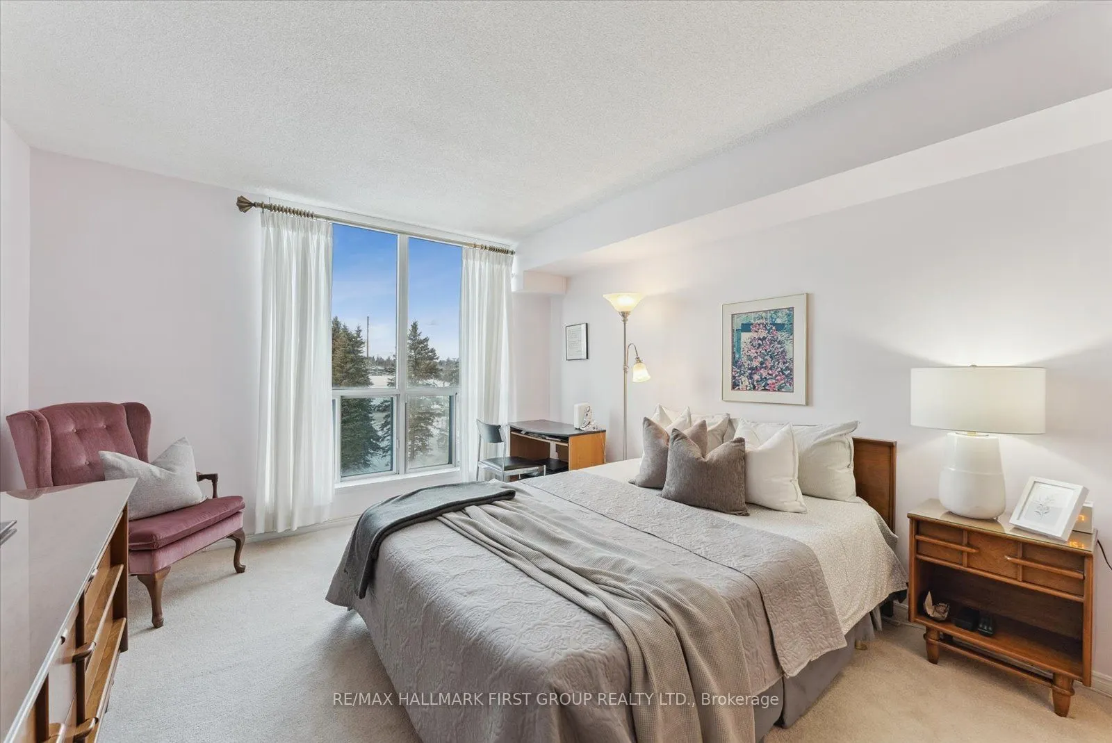 360 Watson Street W #308