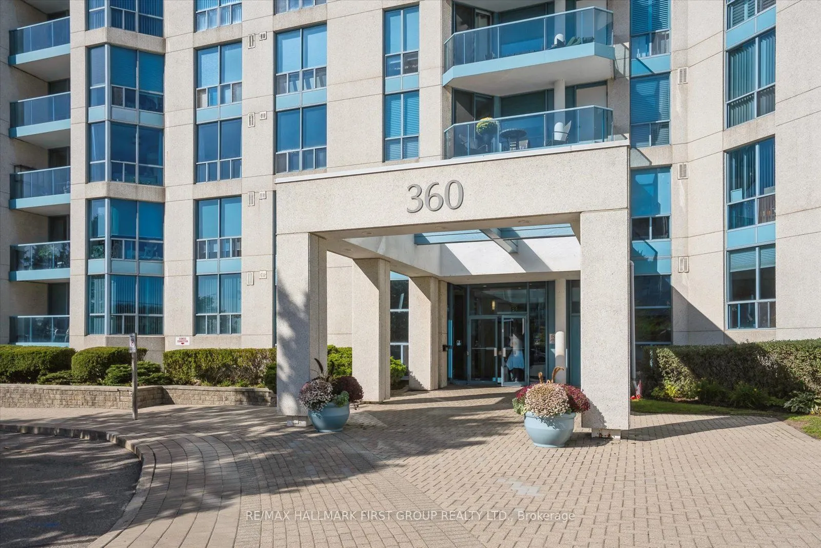 360 Watson Street W #308