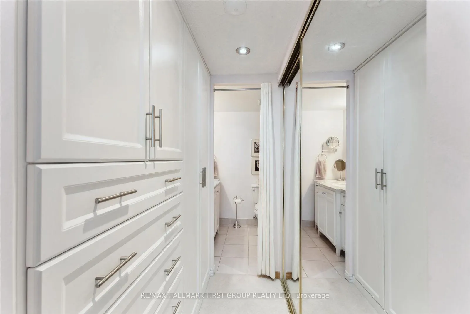 360 Watson Street W #308