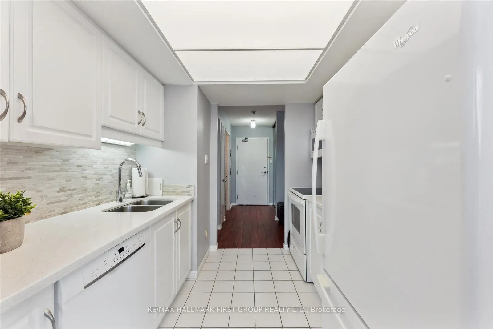 360 Watson Street W #308