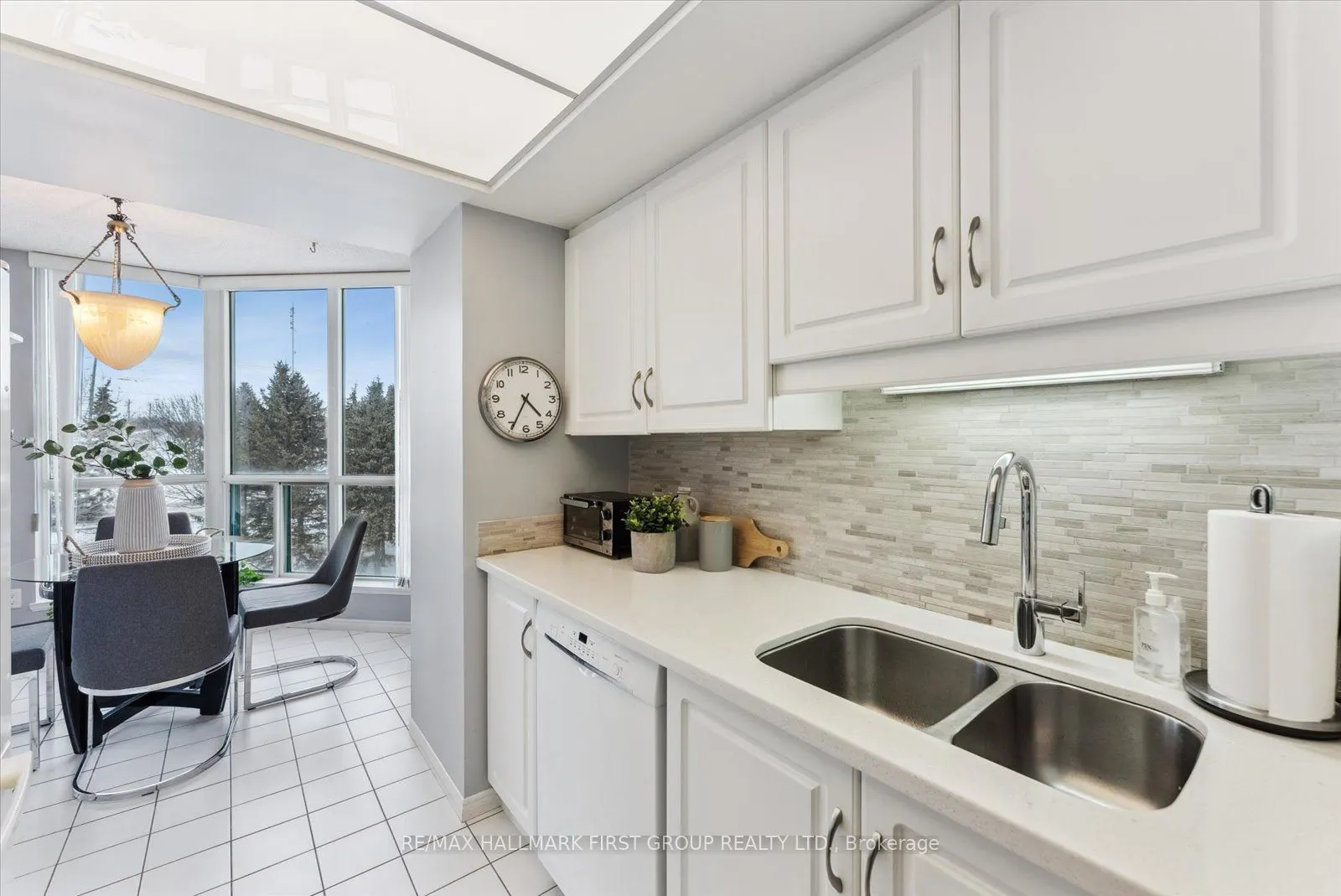 360 Watson Street W #308