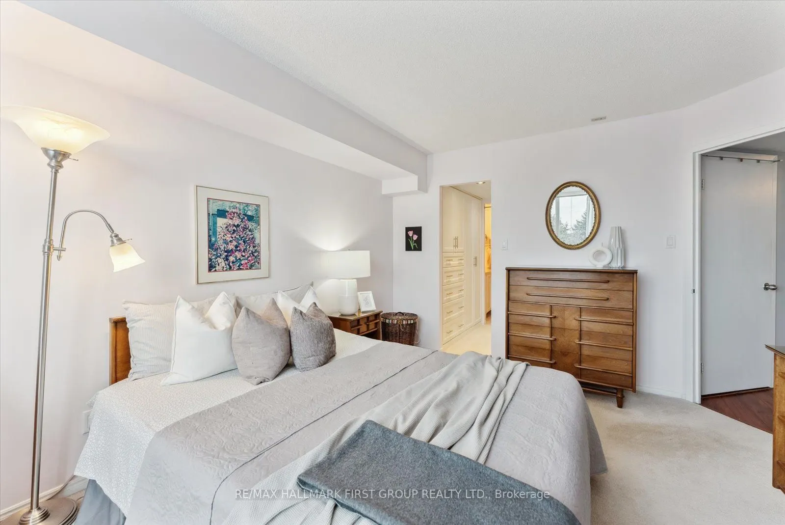 360 Watson Street W #308
