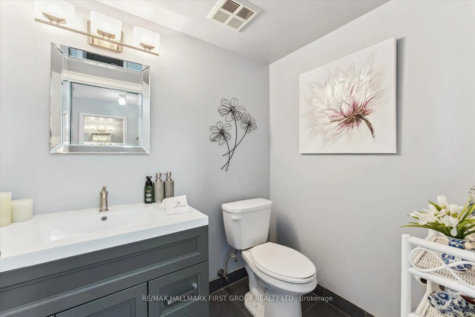 360 Watson Street W #308