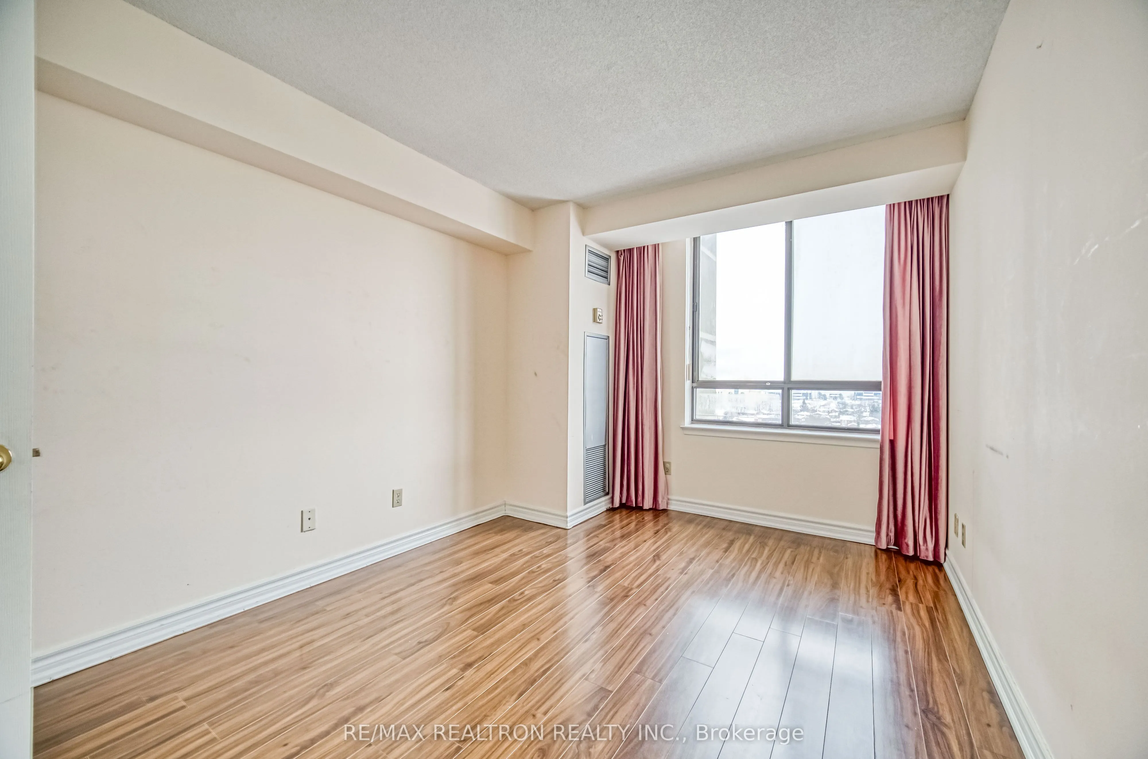 25 Bamburgh Circle, #1029