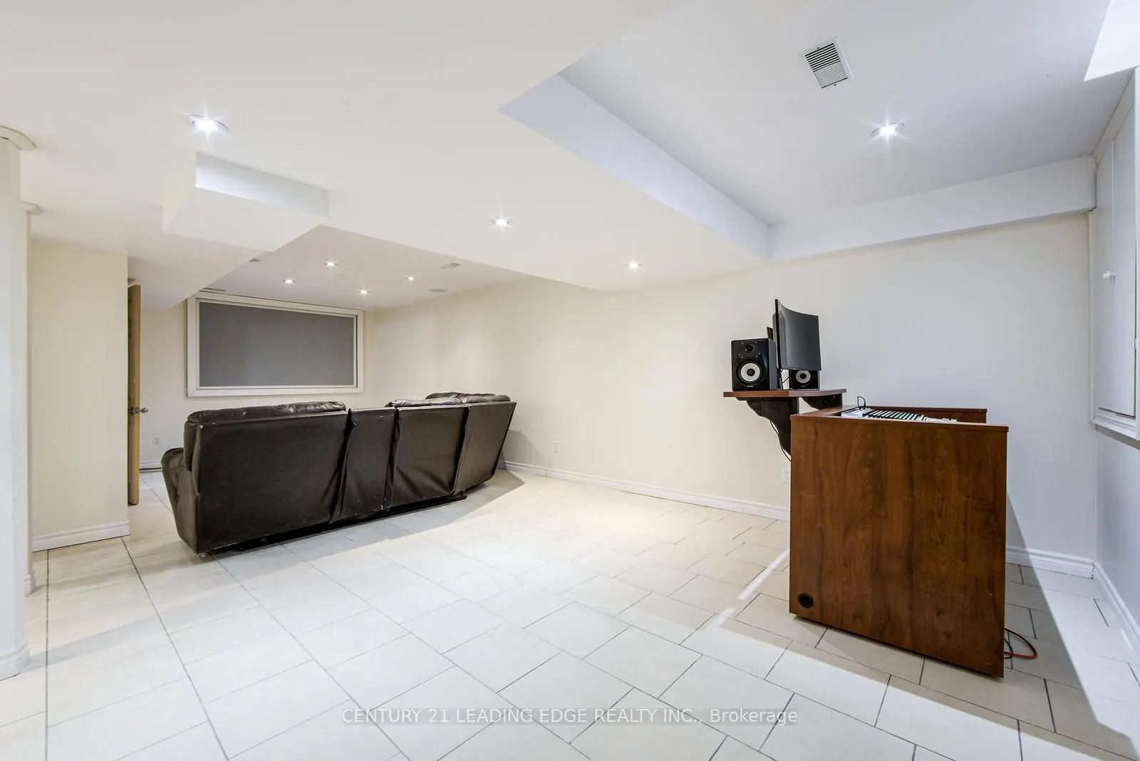 2 McGinty Avenue