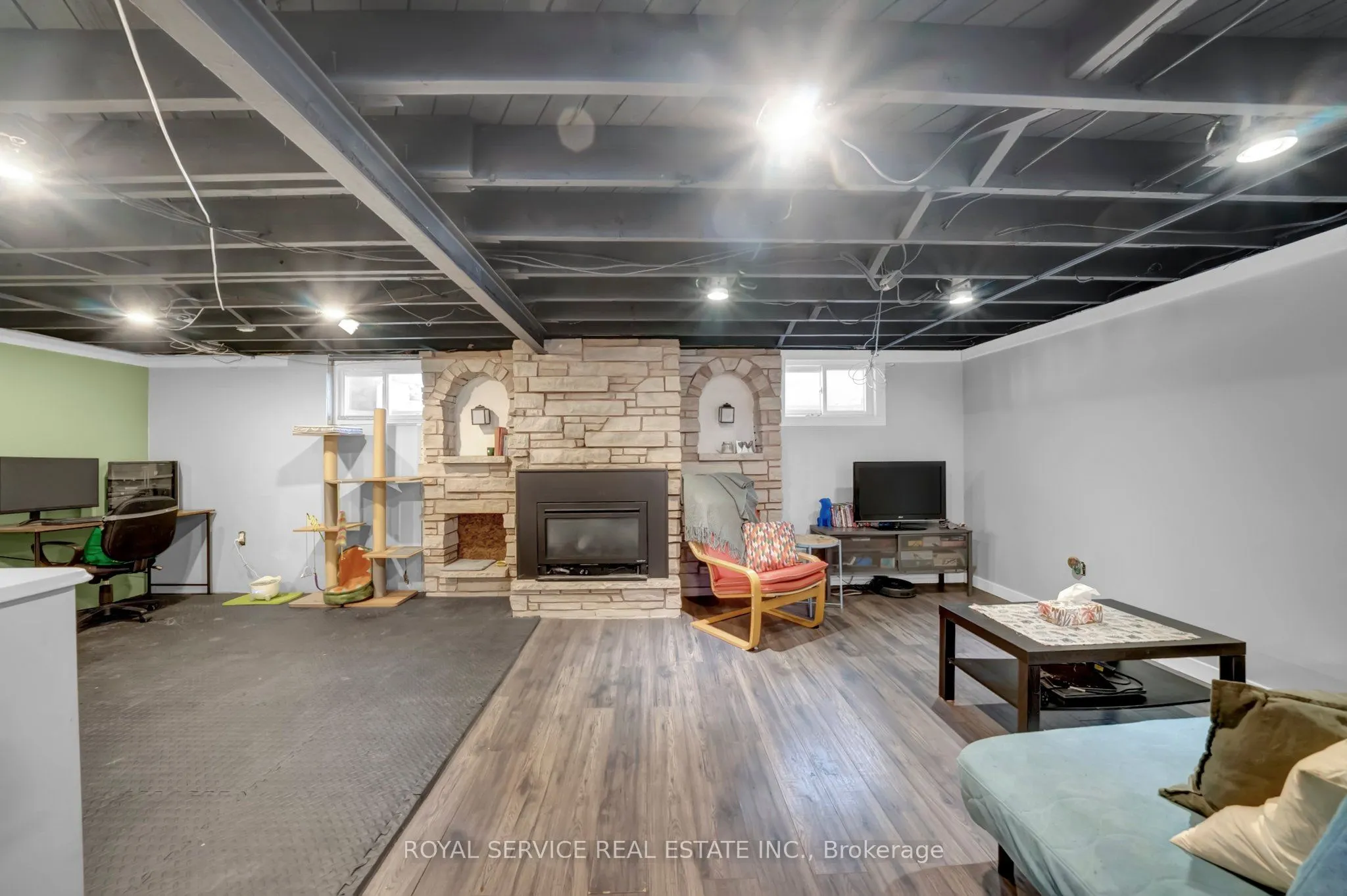 59 Church Street S