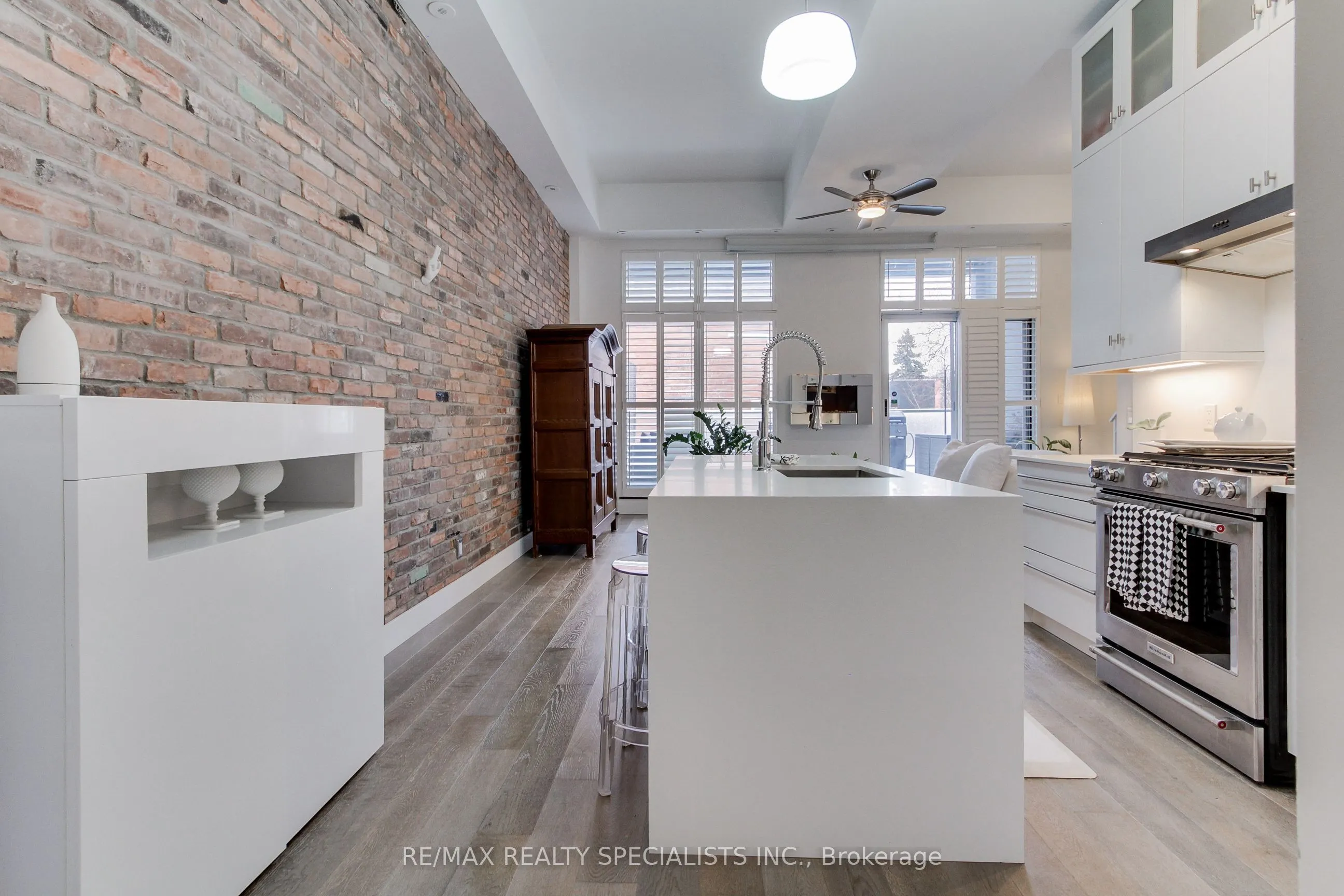 1842 Queen Street E #204