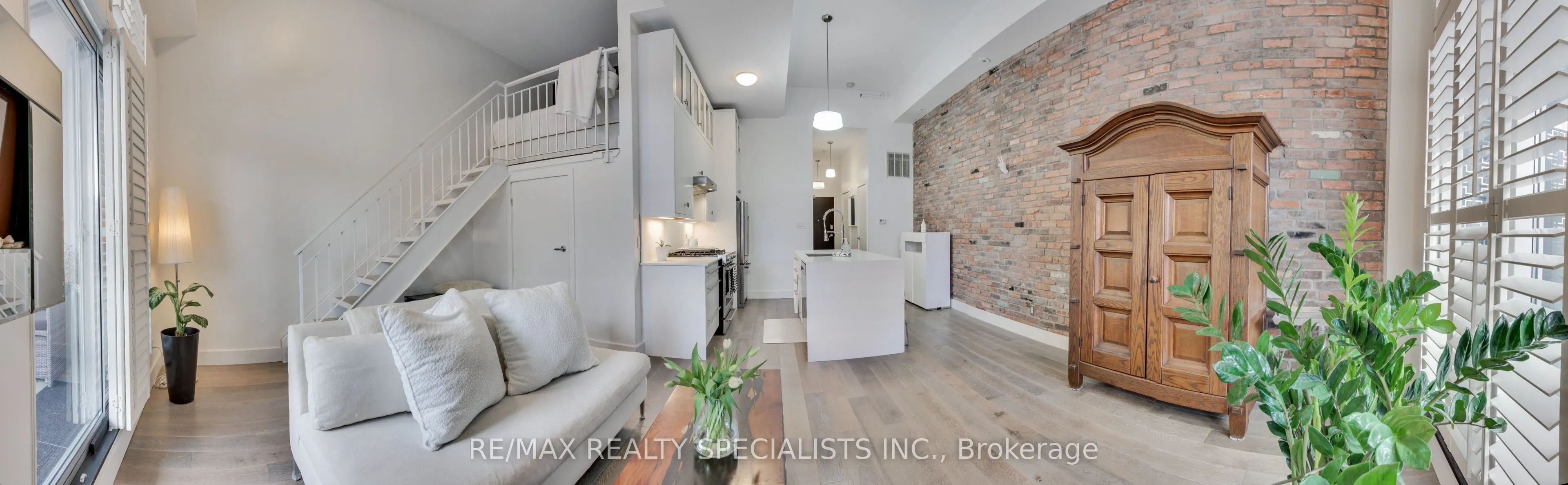 1842 Queen Street E #204