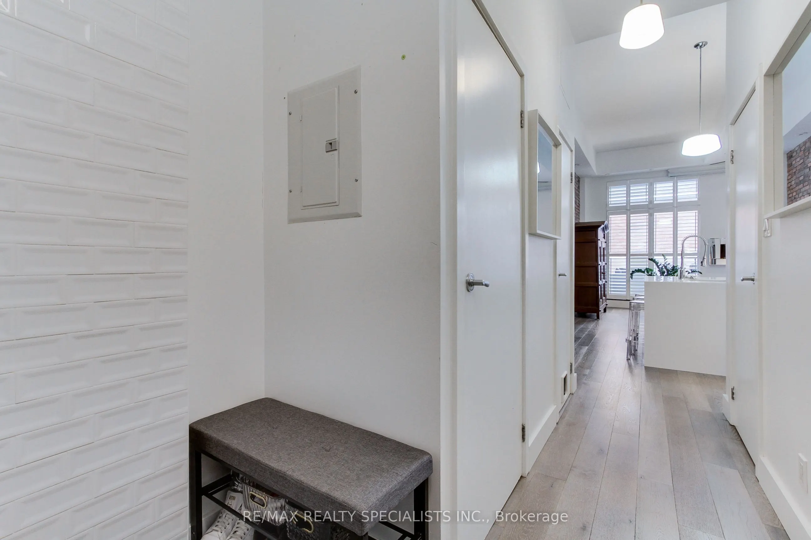 1842 Queen Street E #204
