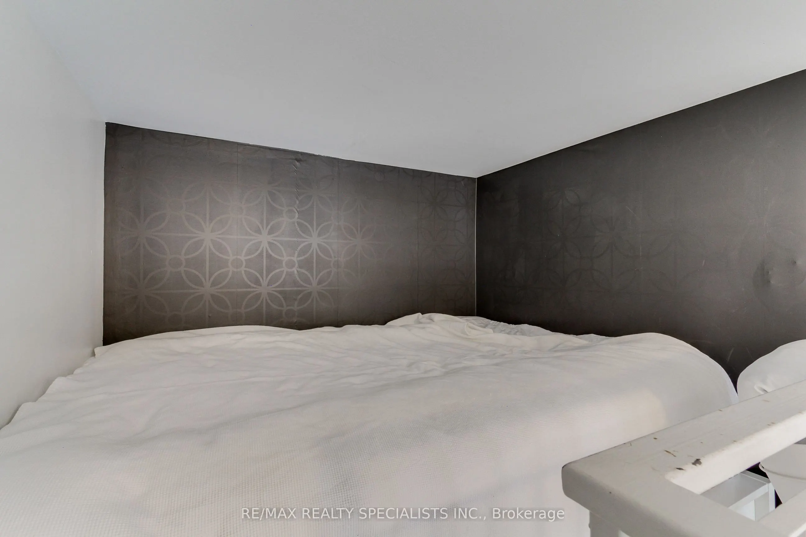 1842 Queen Street E #204