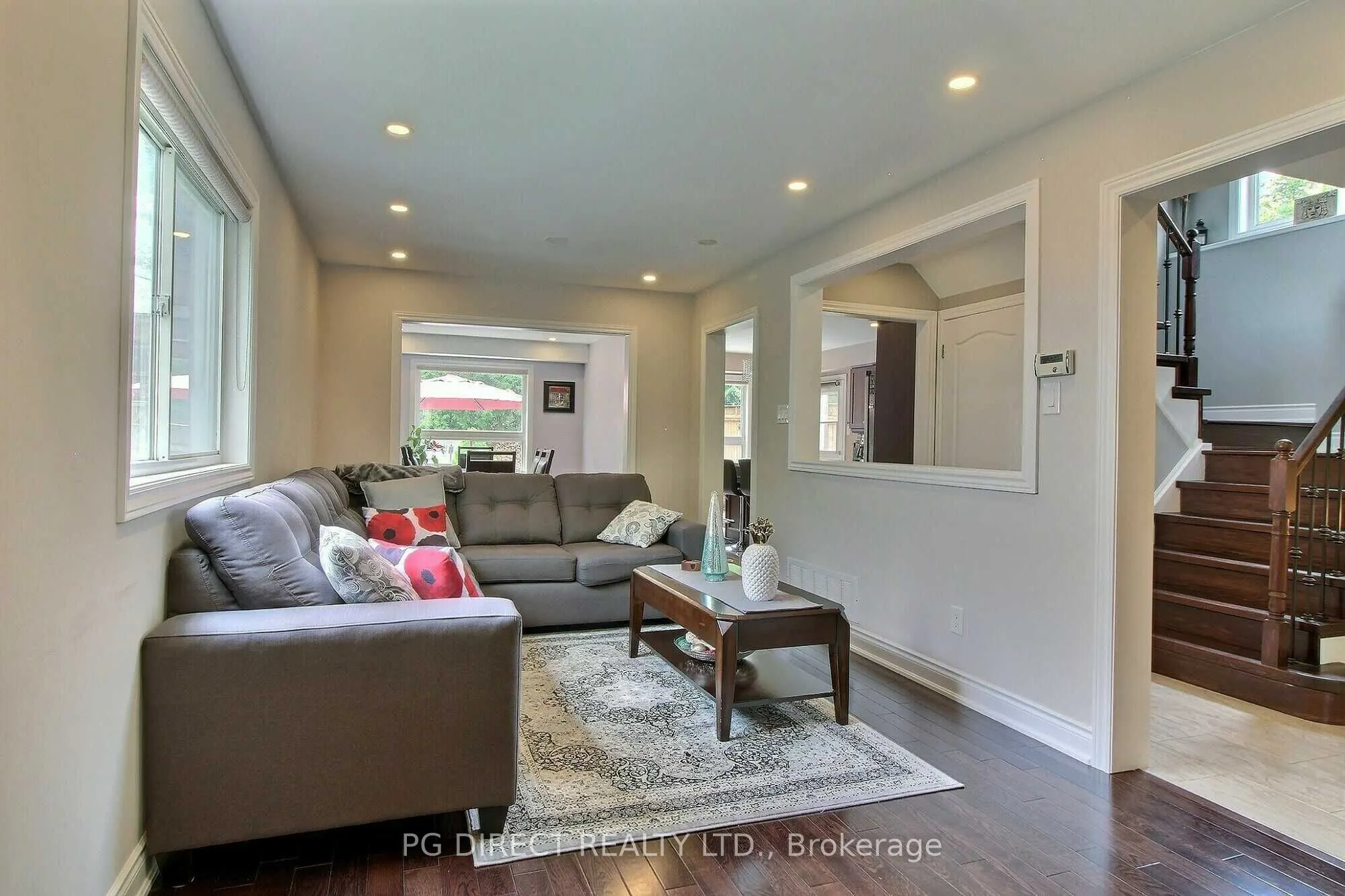 49 Farncomb Crescent