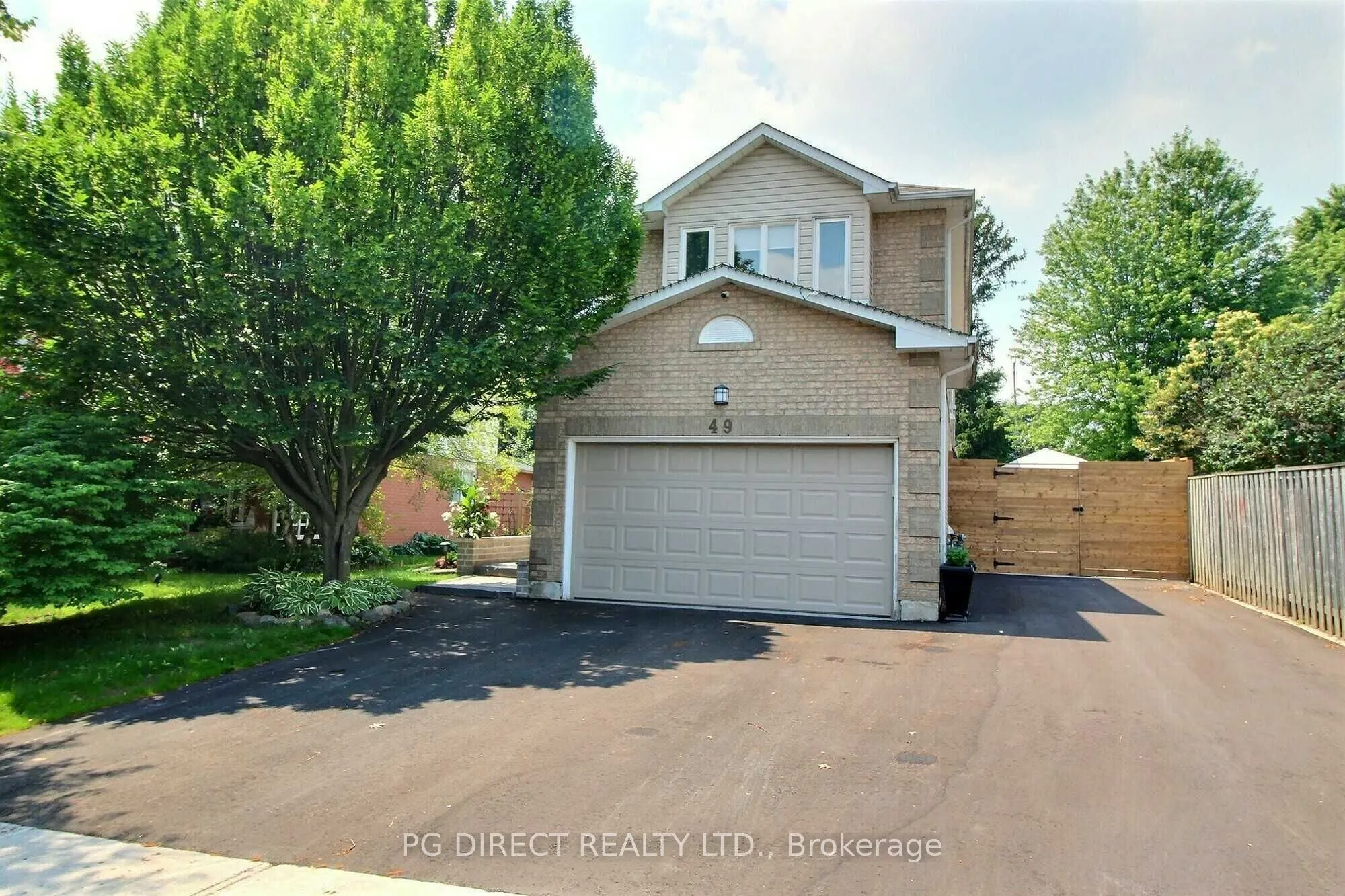 49 Farncomb Crescent