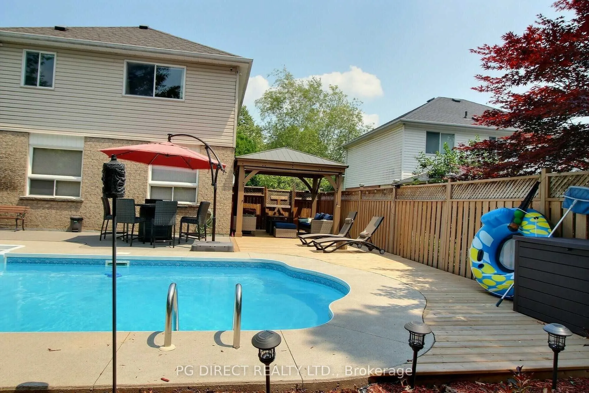 49 Farncomb Crescent