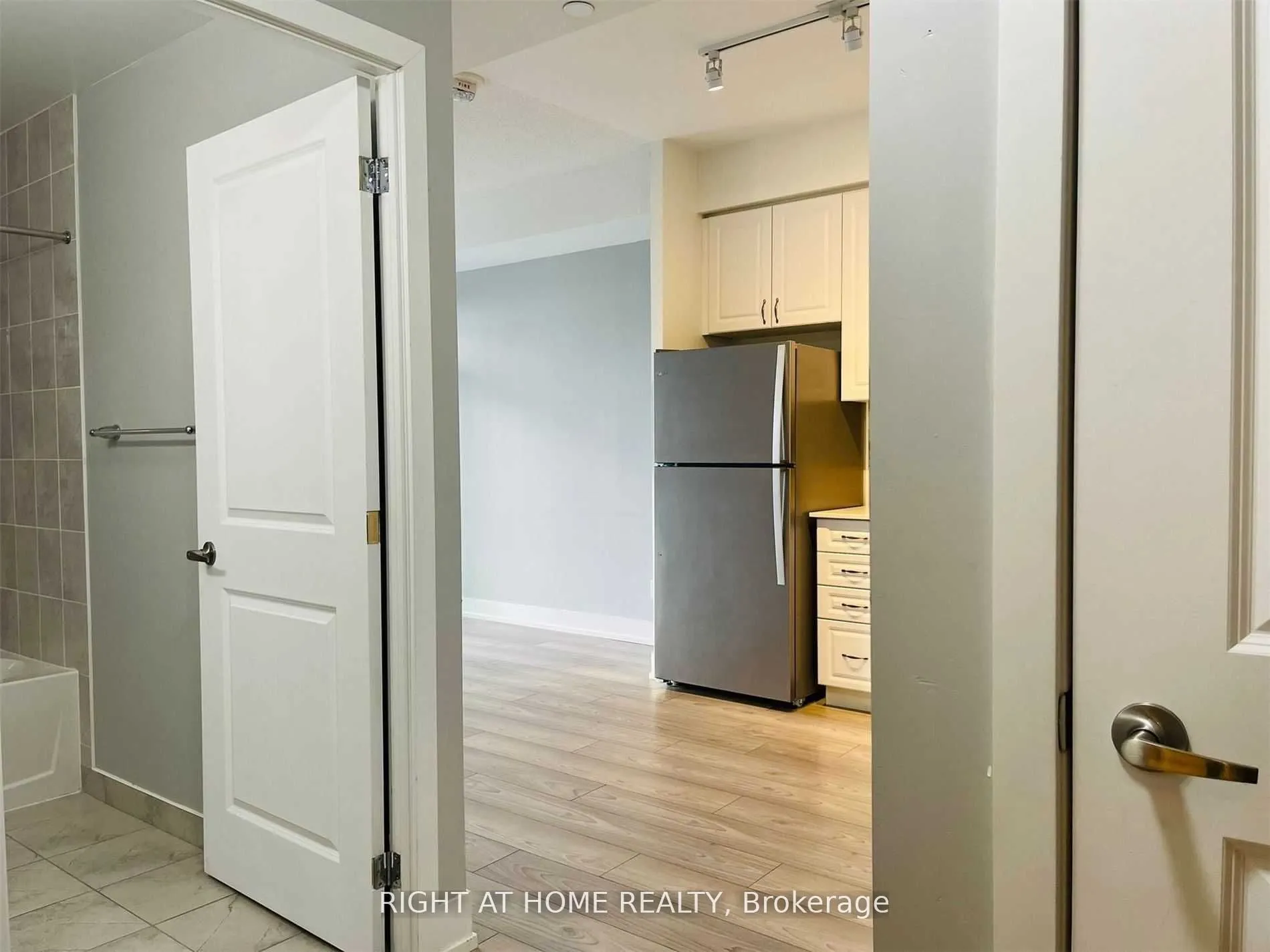 1255 Bayly Street, #LP08