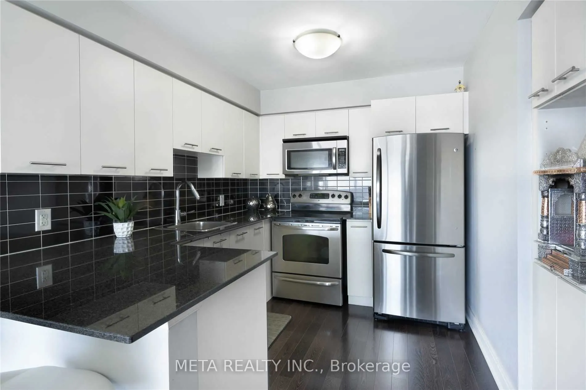 125 Village Green Square, #3404