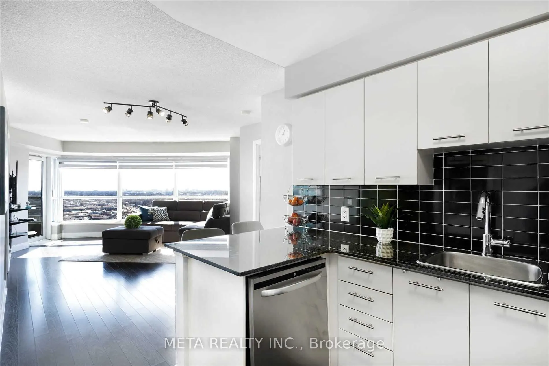 125 Village Green Square, #3404