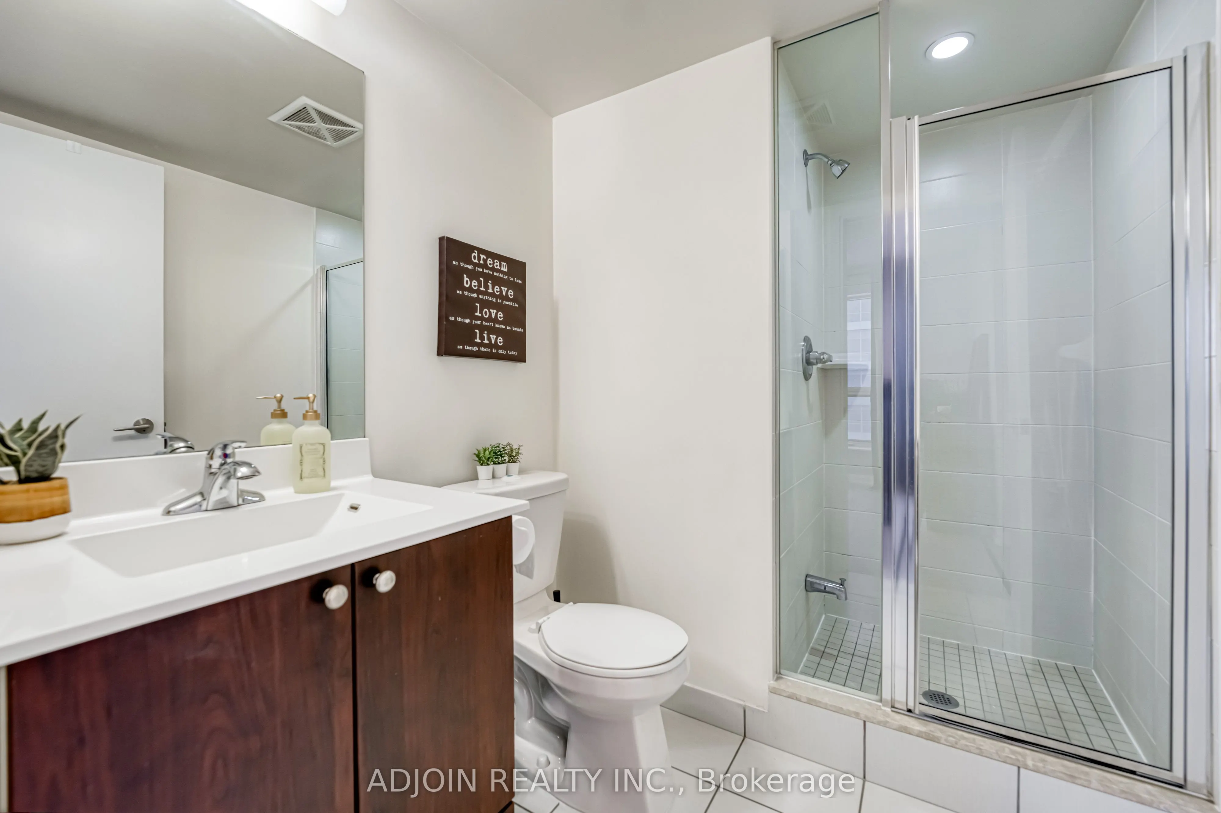 181 Village Green Square, #1113