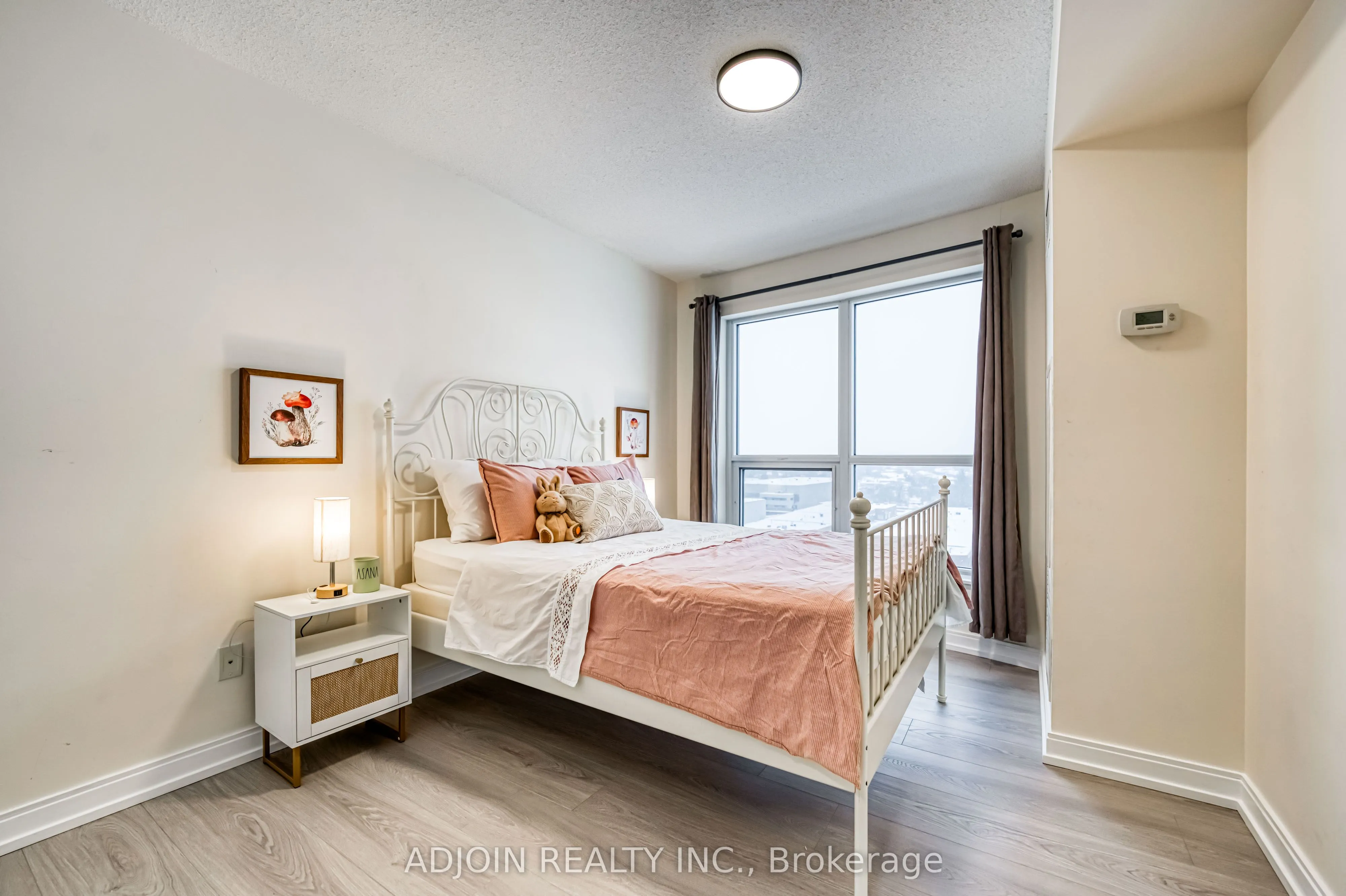 181 Village Green Square, #1113
