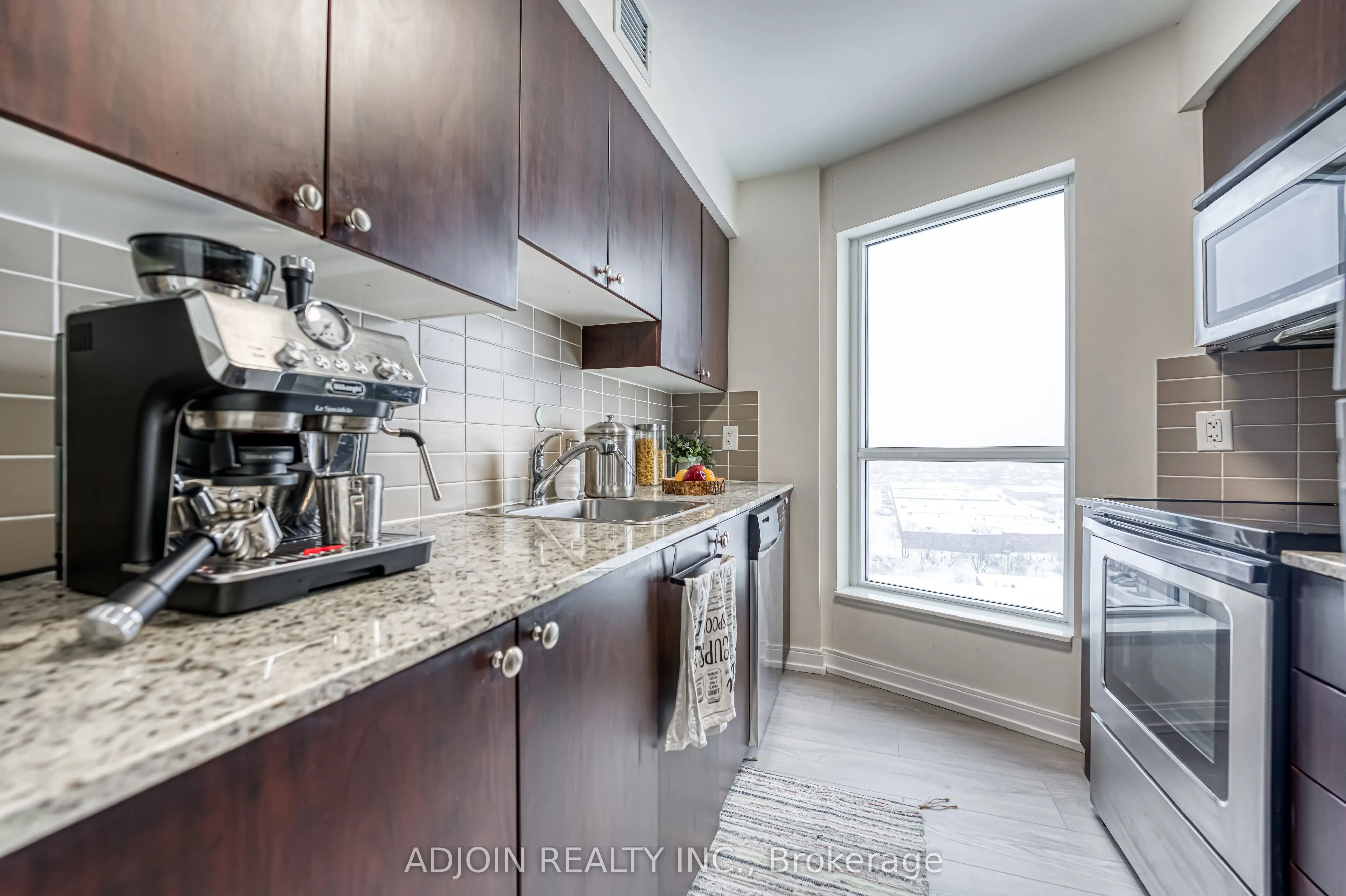 181 Village Green Square, #1113