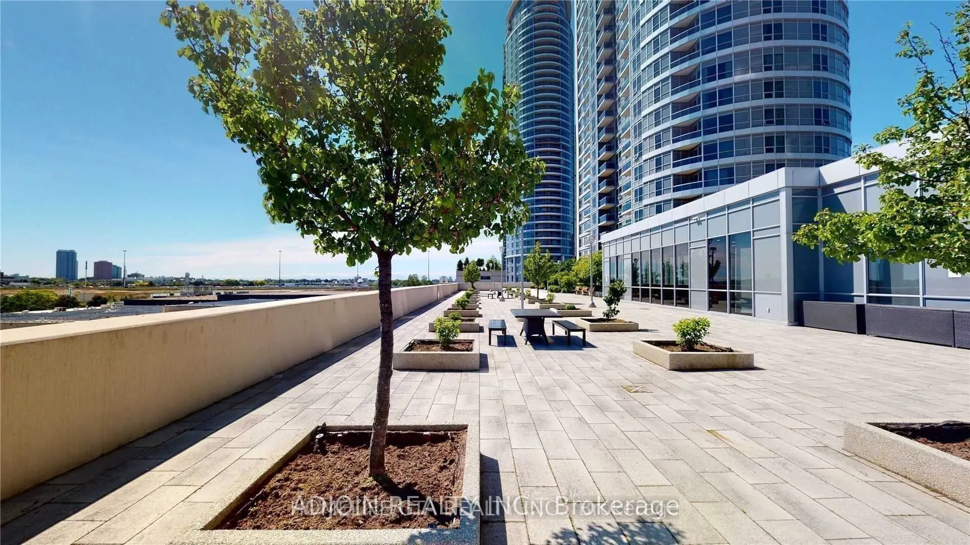 181 Village Green Square, #1113