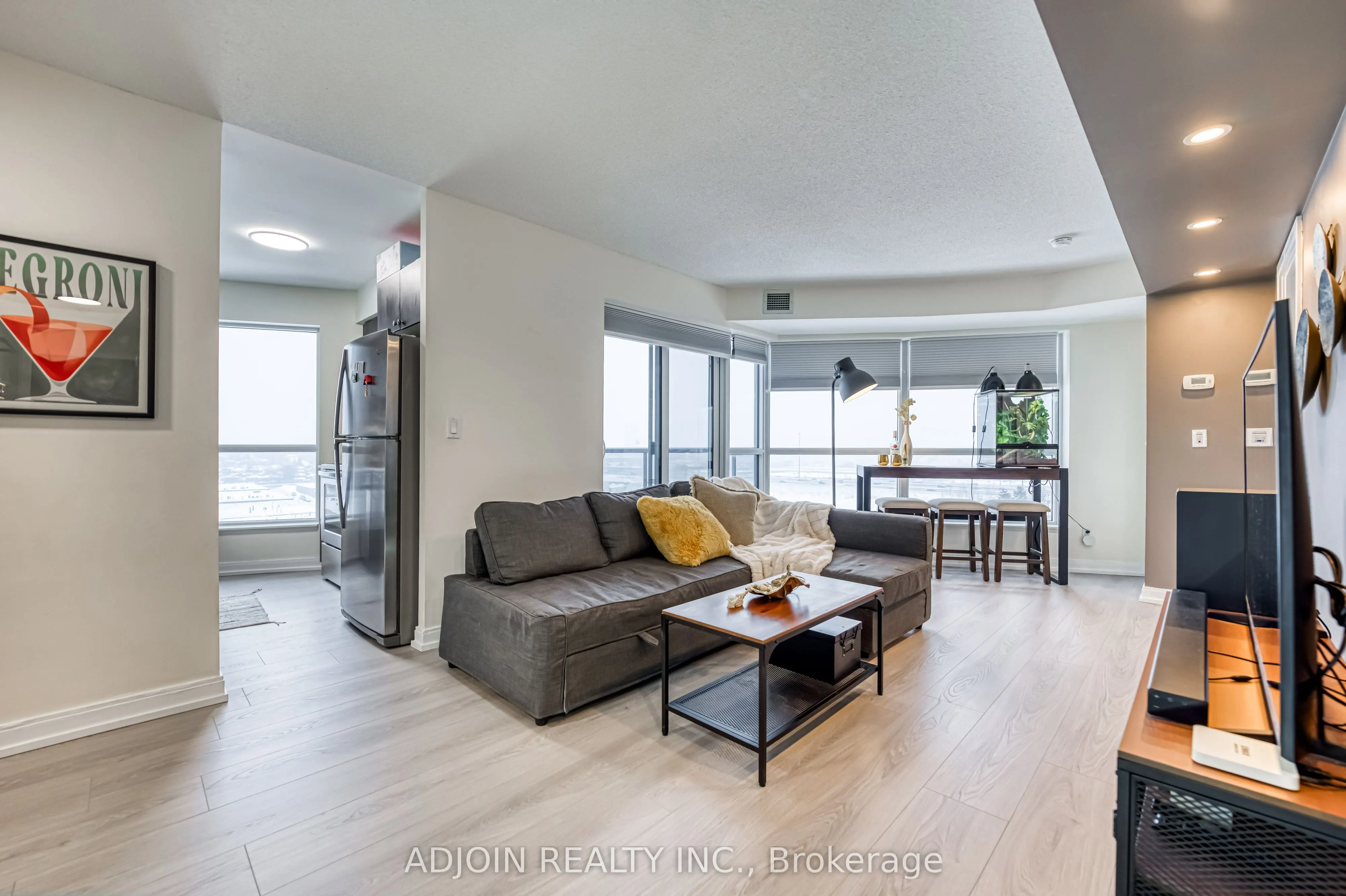 181 Village Green Square, #1113