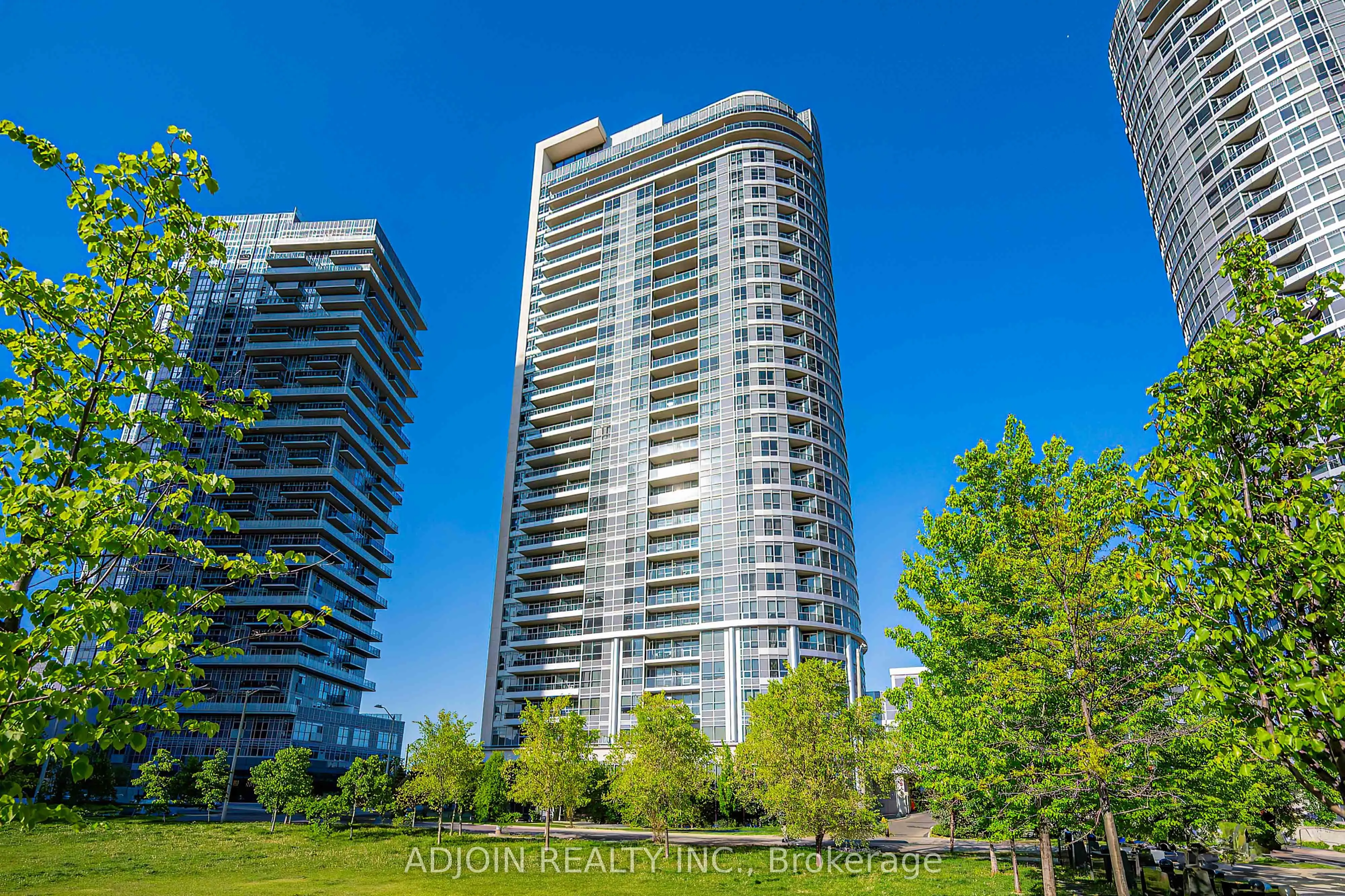 181 Village Green Square, #1113