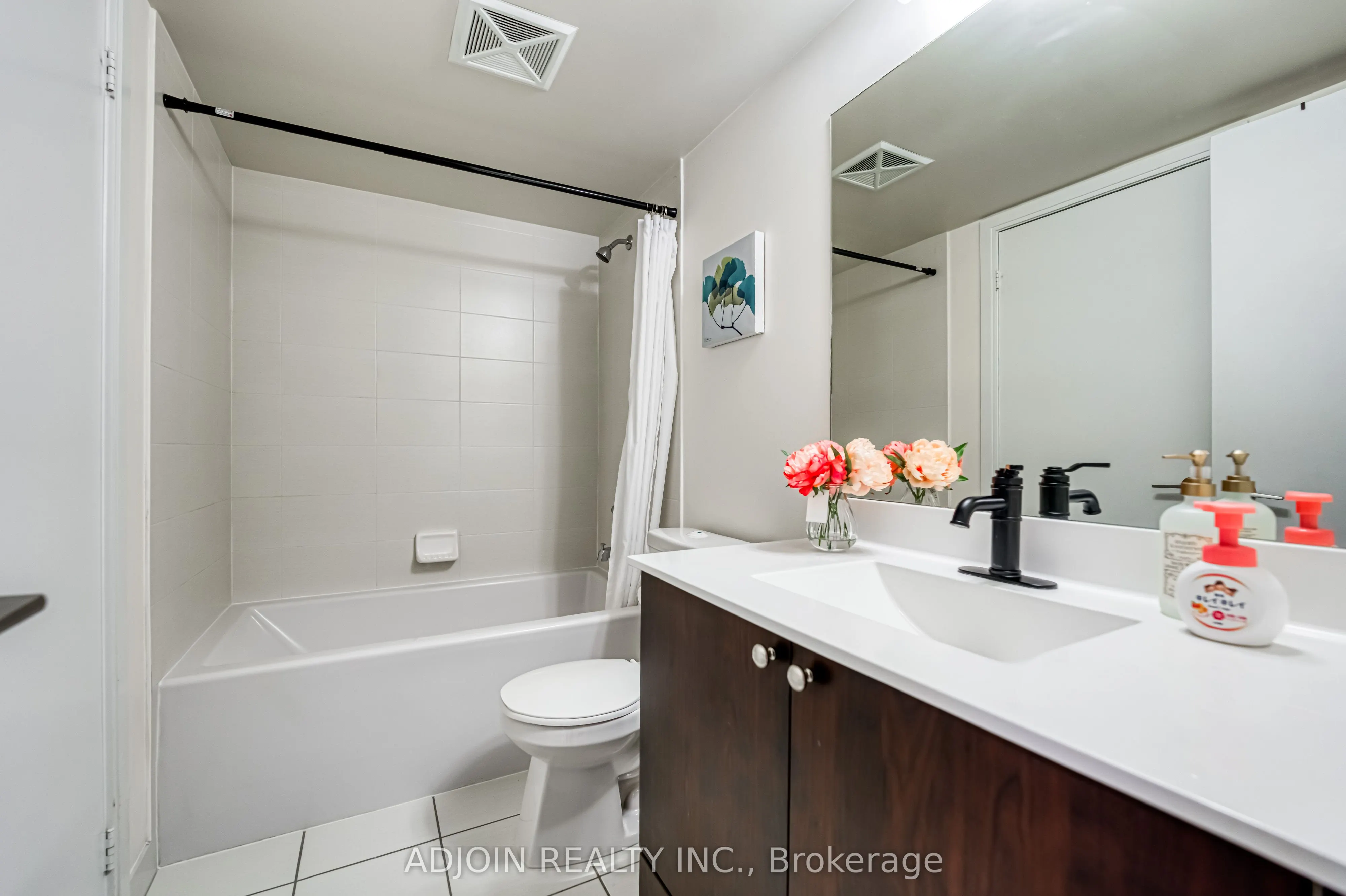 181 Village Green Square, #1113