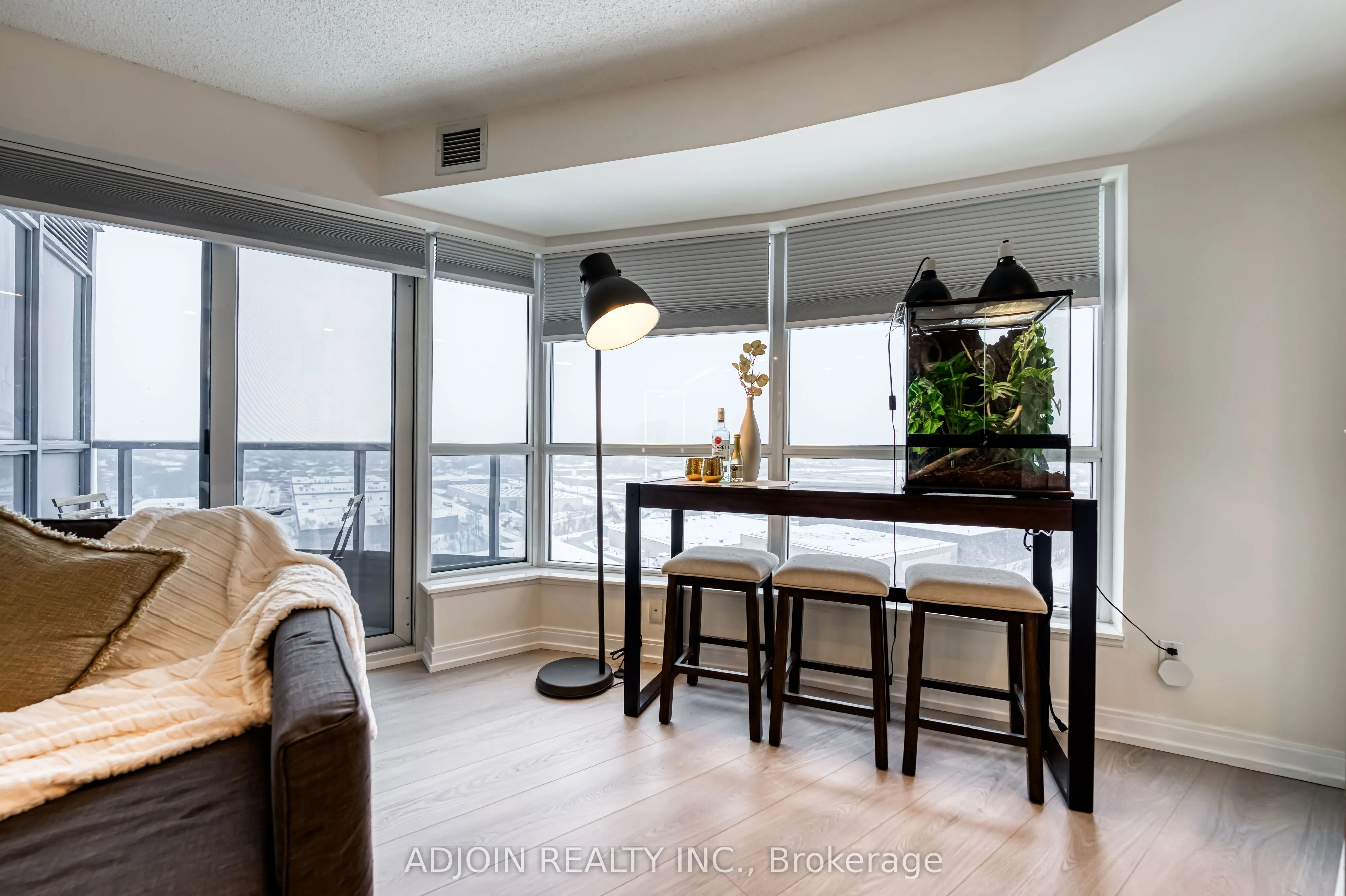 181 Village Green Square, #1113