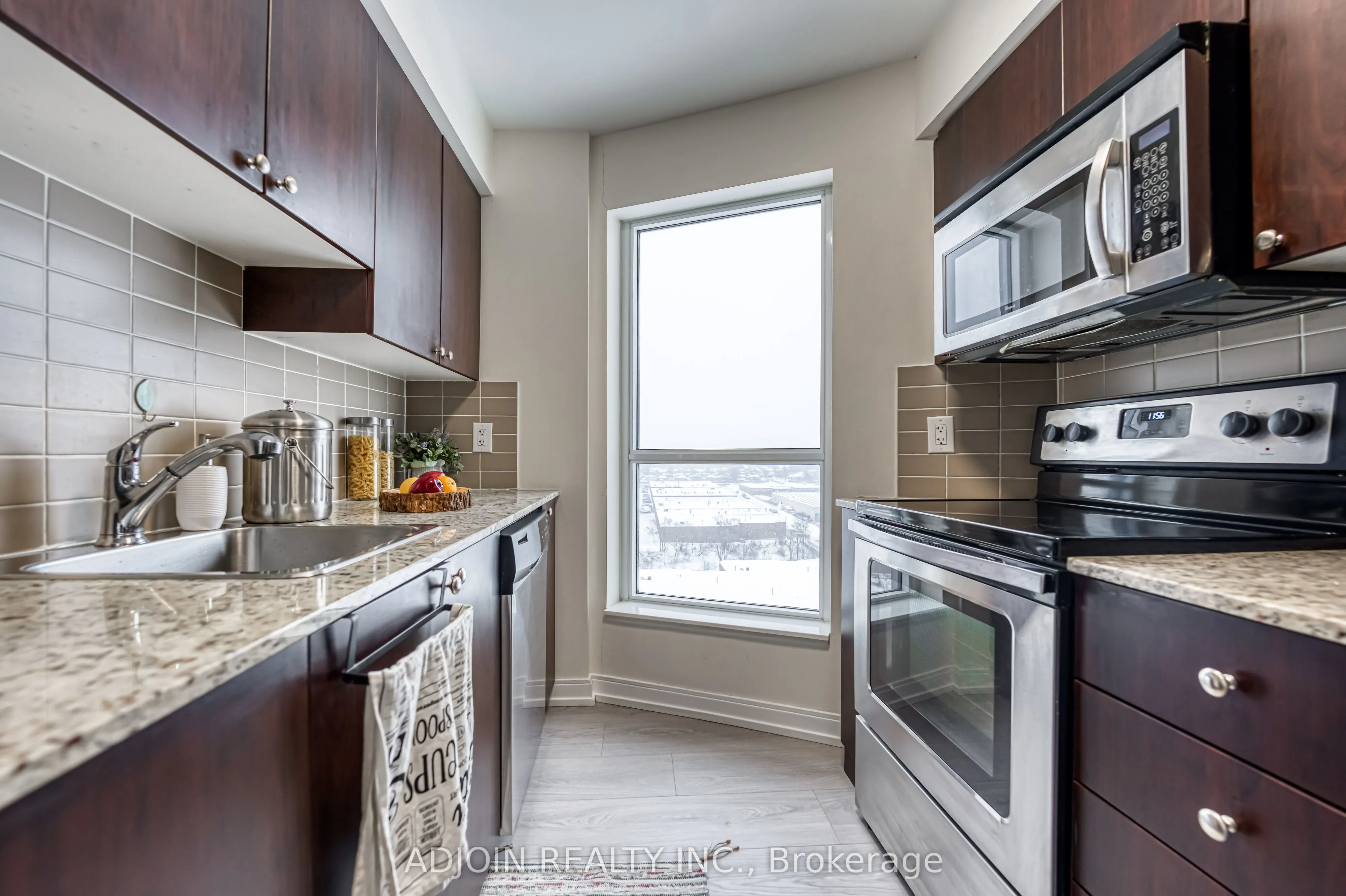 181 Village Green Square, #1113