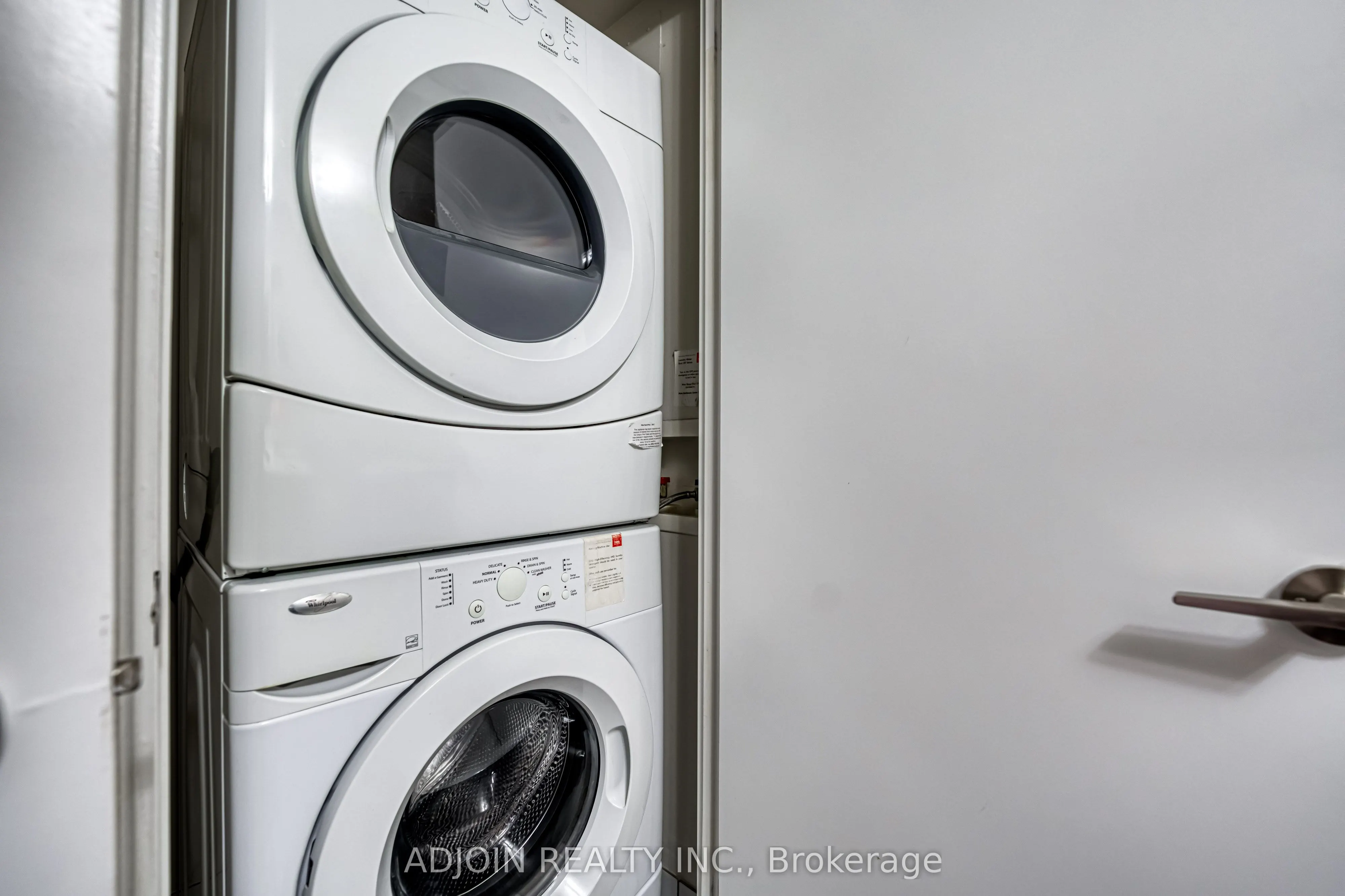 181 Village Green Square, #1113