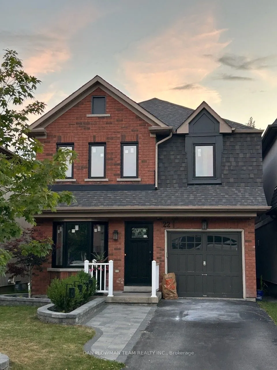 22 Breezewood Court