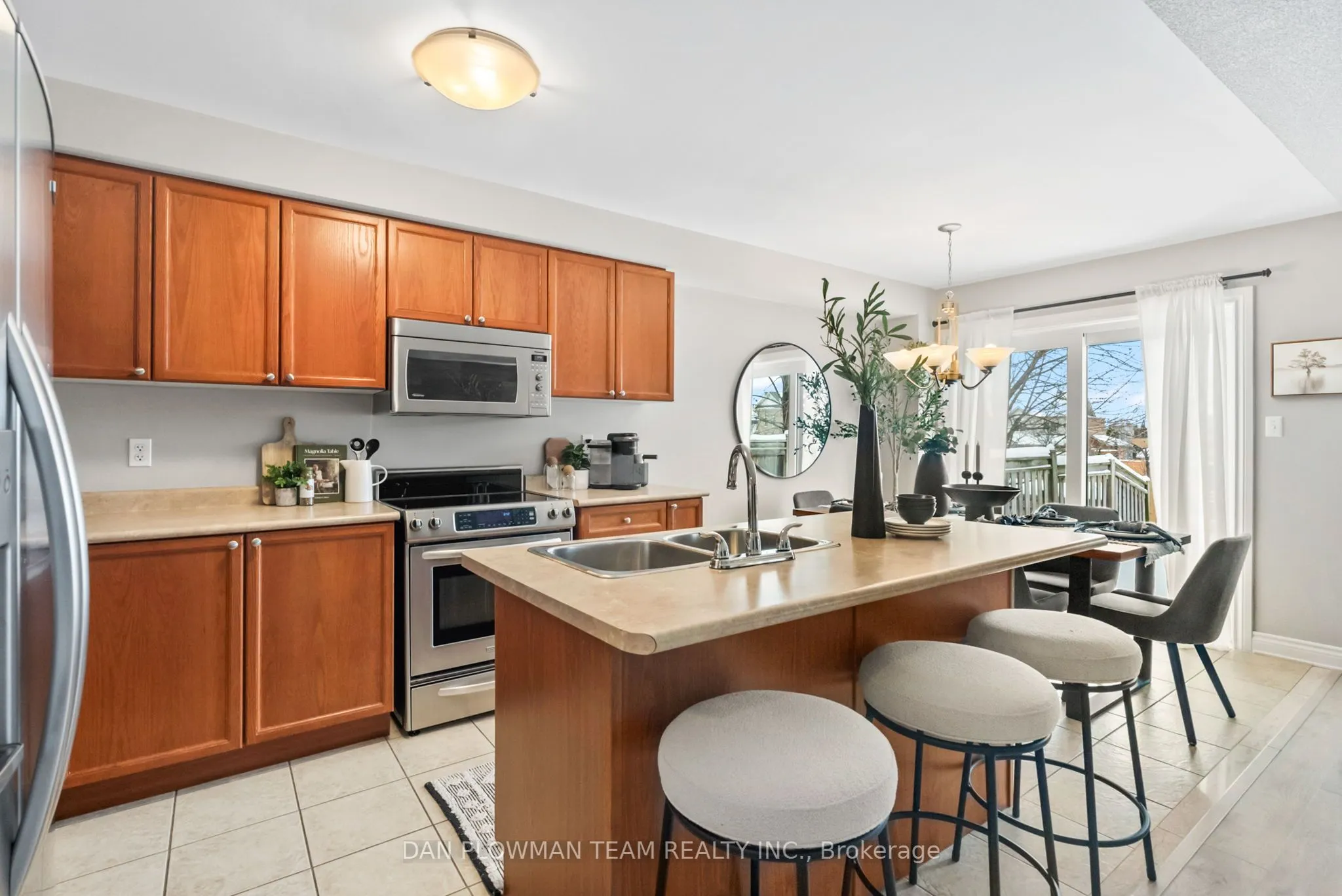 22 Breezewood Court