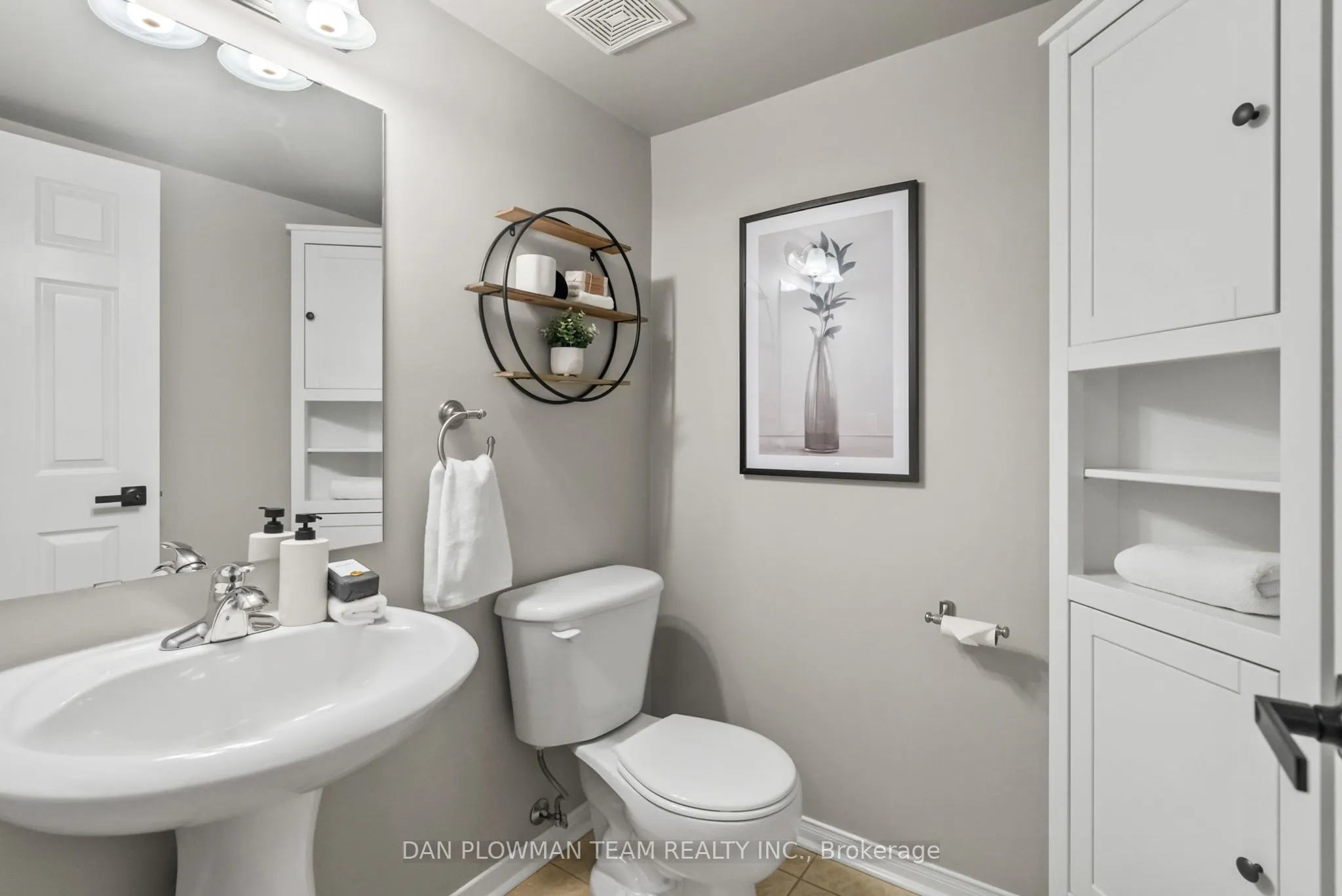 22 Breezewood Court