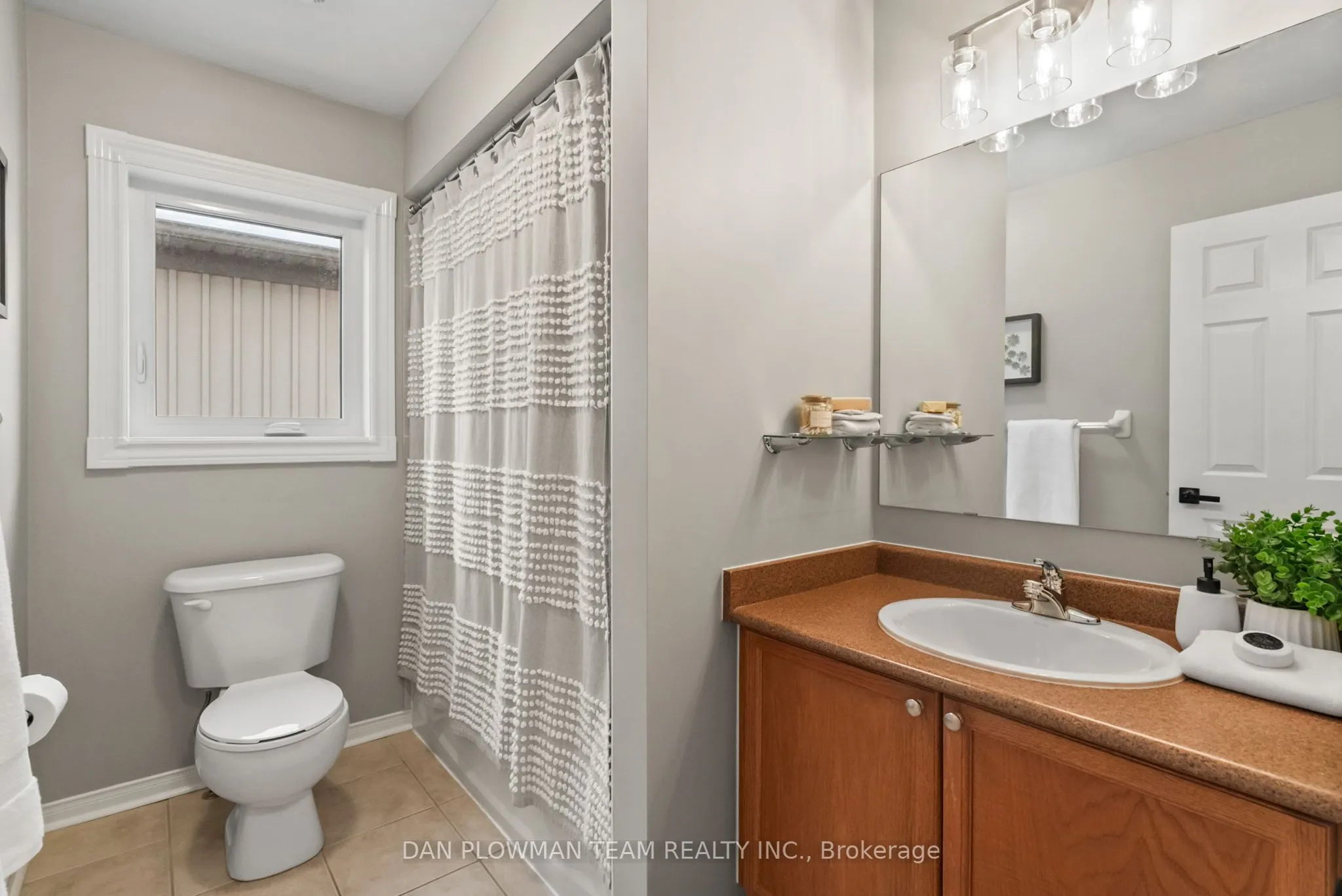 22 Breezewood Court