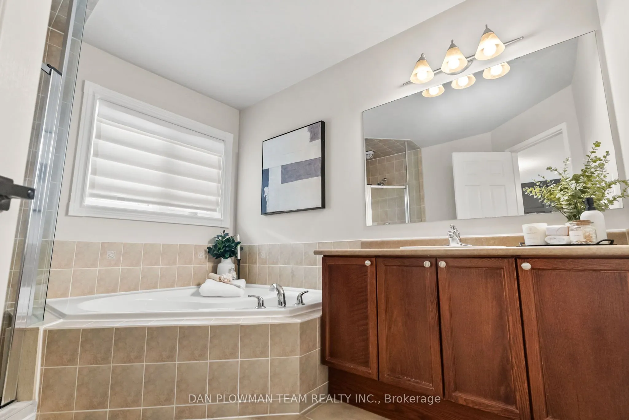 22 Breezewood Court