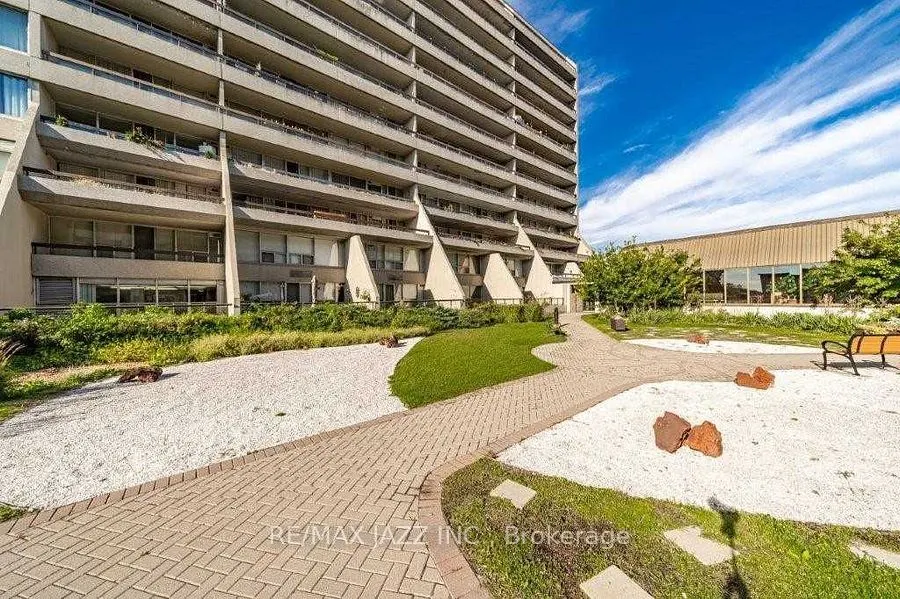 55 William Street E, #1211