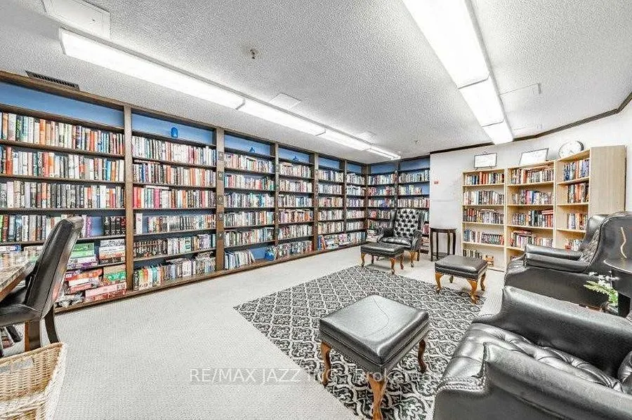 55 William Street E, #1211